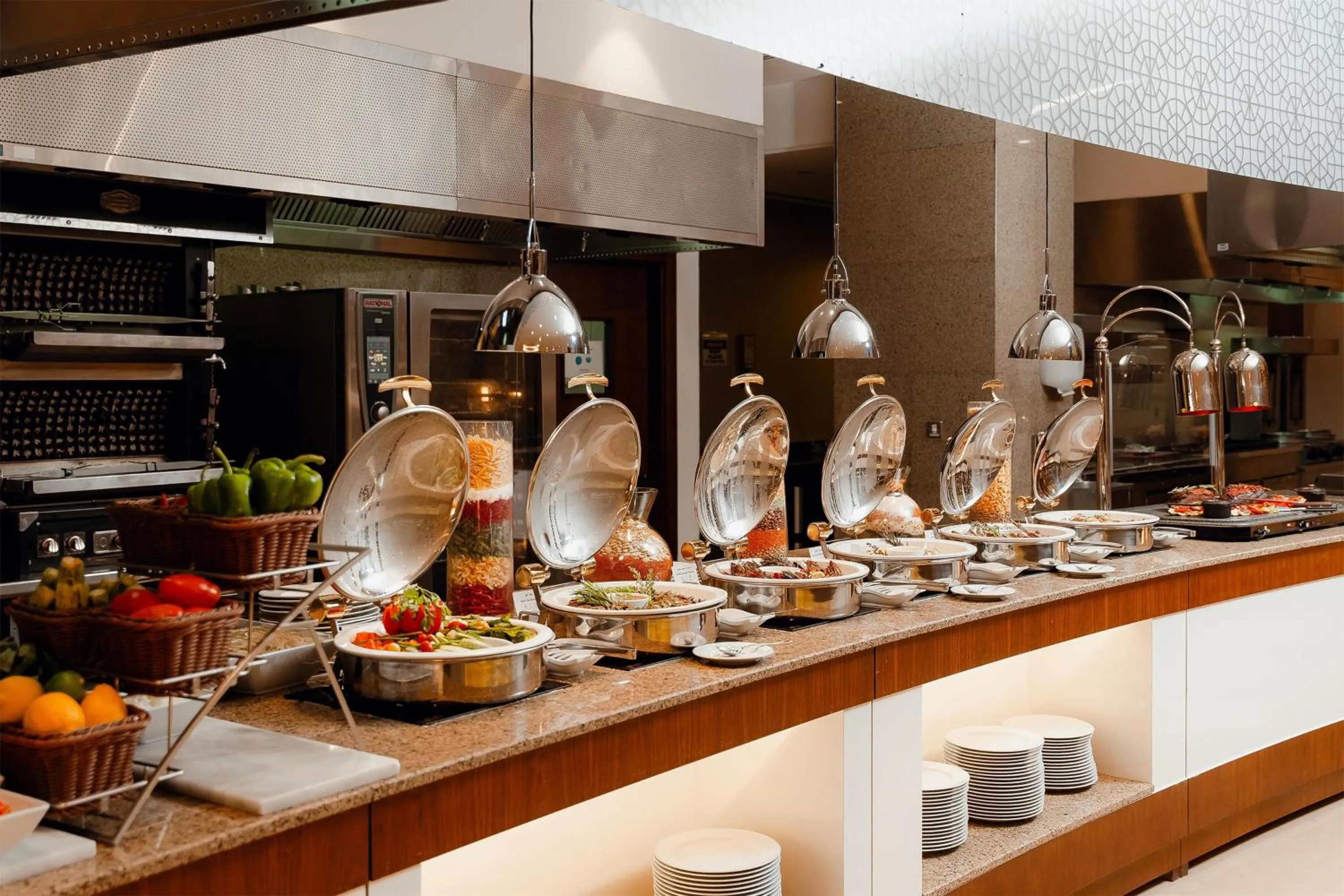 Restaurant/places to eat in Radisson Blu Hotel and Convention Center, Riyadh Minhal
