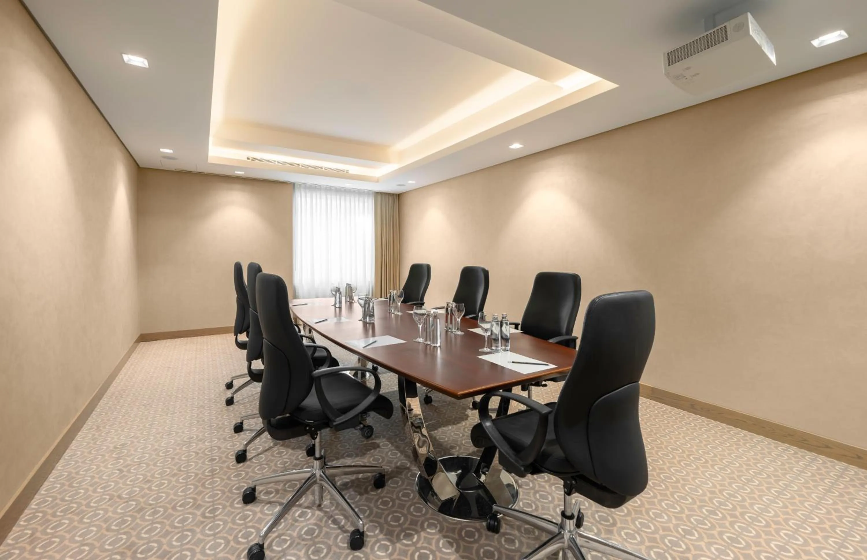 Meeting/conference room in Radisson Blu Hotel and Convention Center, Riyadh Minhal