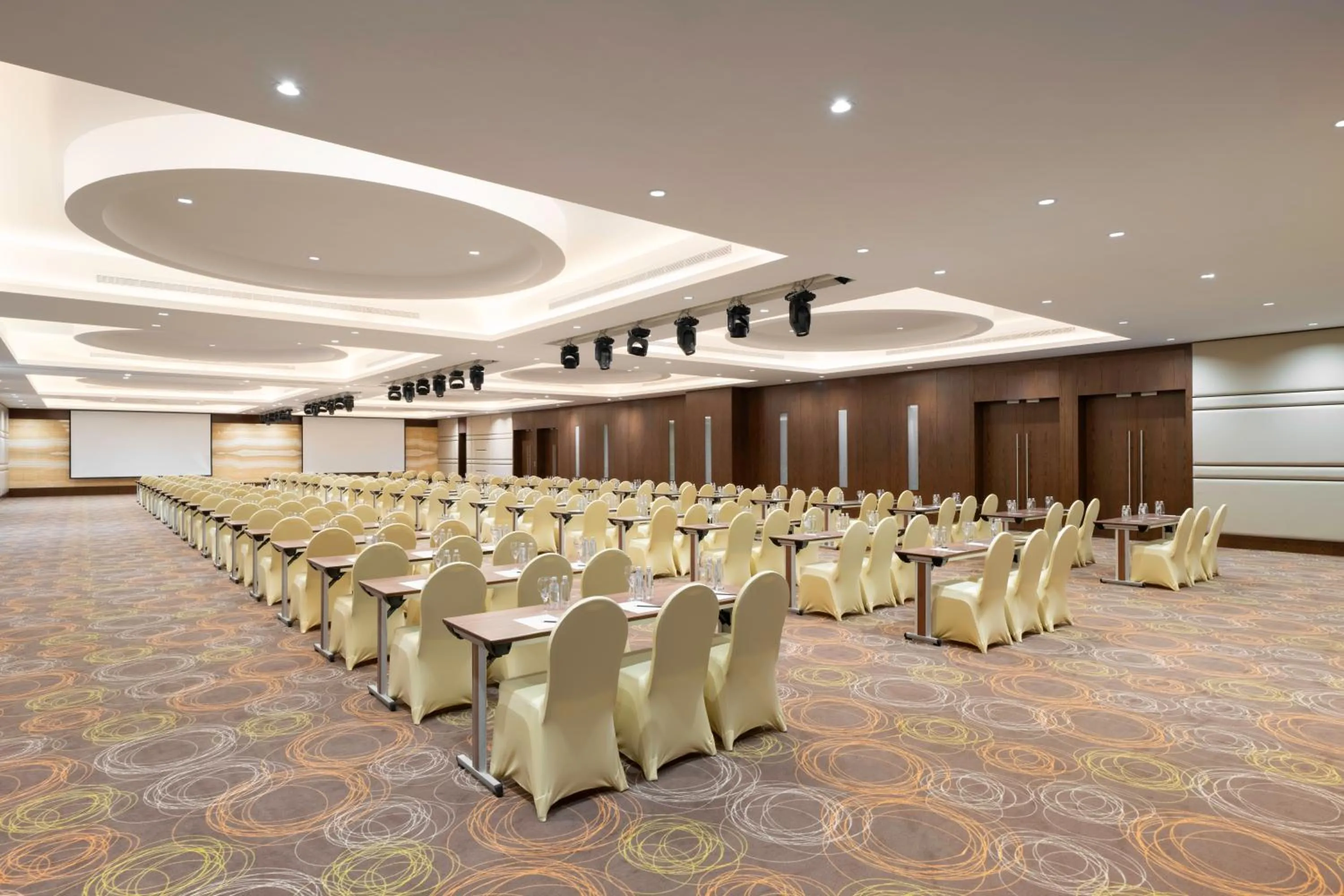 Meeting/conference room in Radisson Blu Hotel and Convention Center, Riyadh Minhal