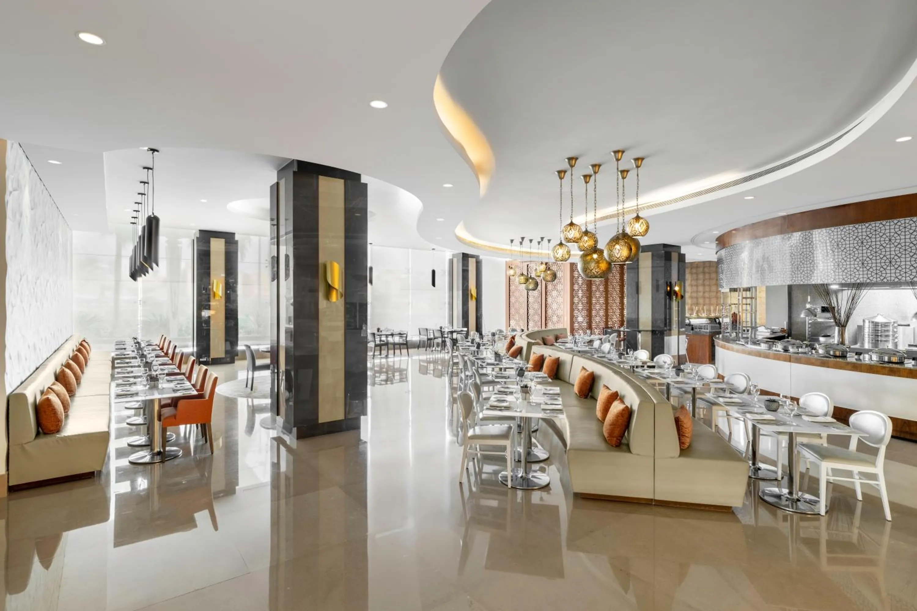 Restaurant/places to eat in Radisson Blu Hotel and Convention Center, Riyadh Minhal