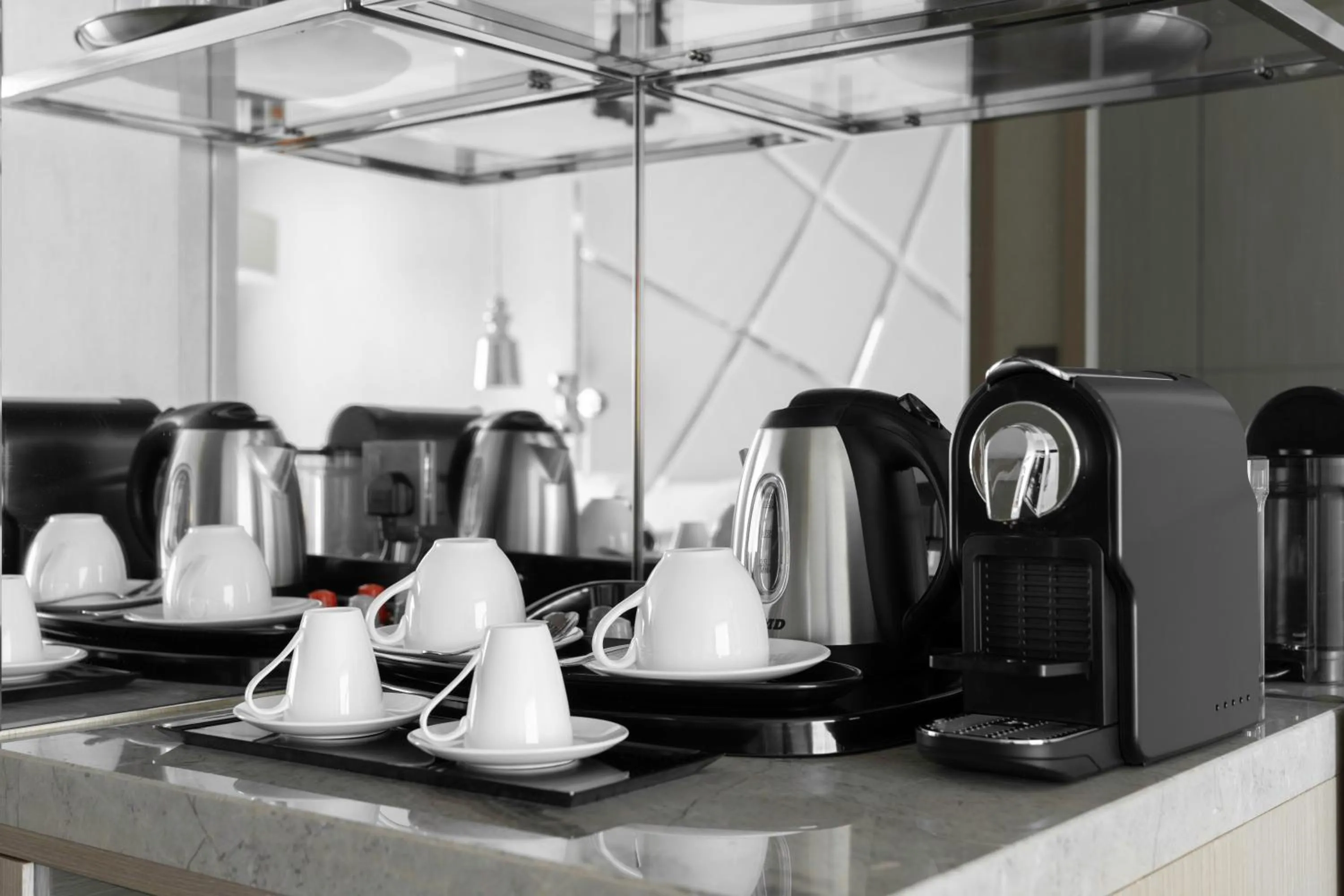 Coffee/tea facilities in Radisson Blu Hotel and Convention Center, Riyadh Minhal