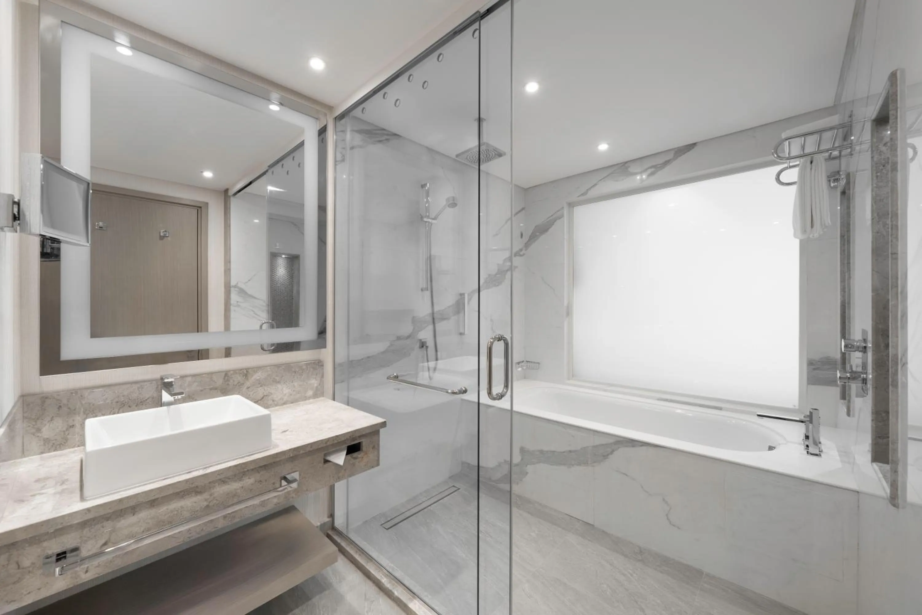 Bathroom in Radisson Blu Hotel and Convention Center, Riyadh Minhal