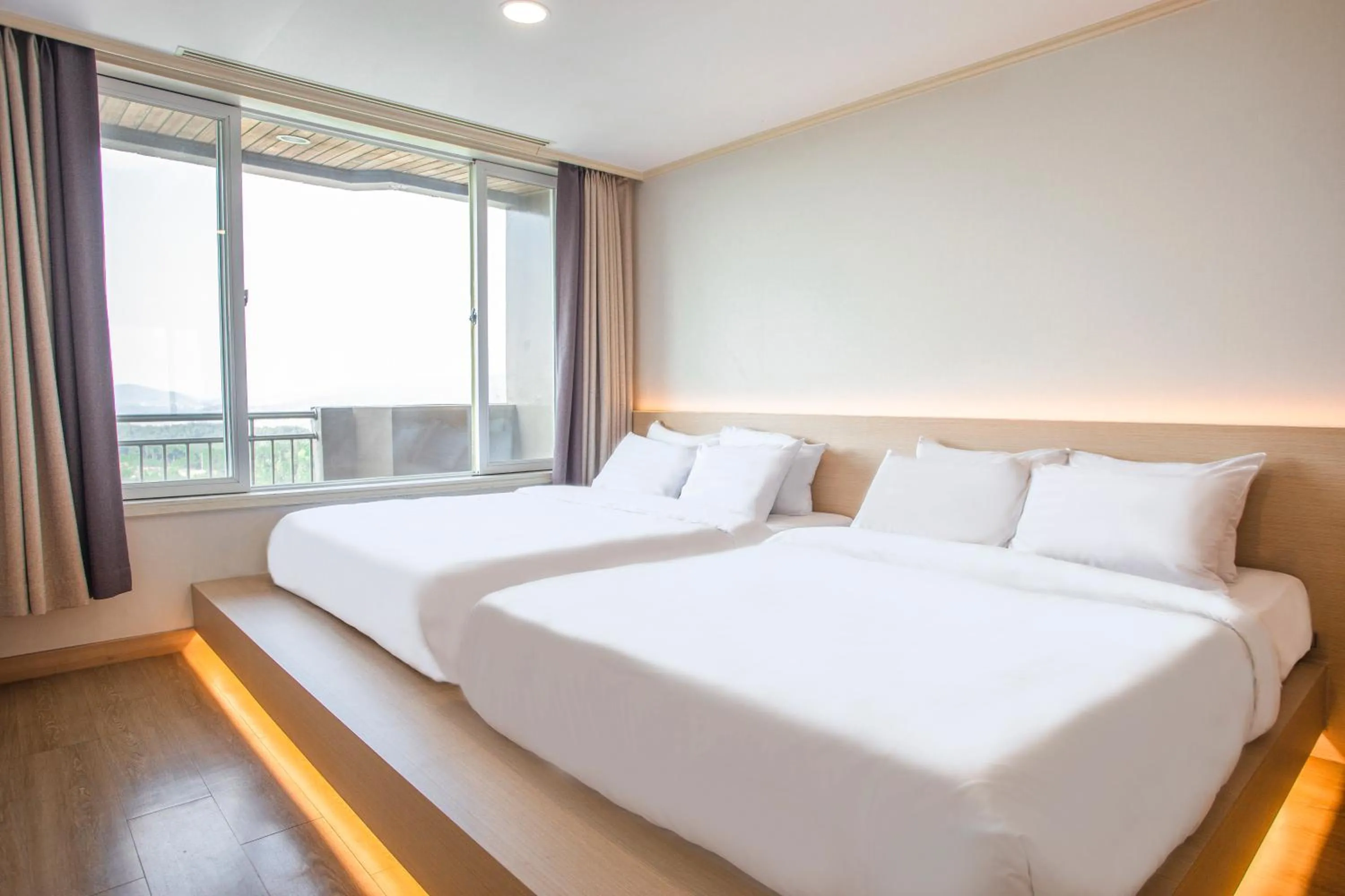 Bedroom, Bed in Kensington Resort Gyeongju