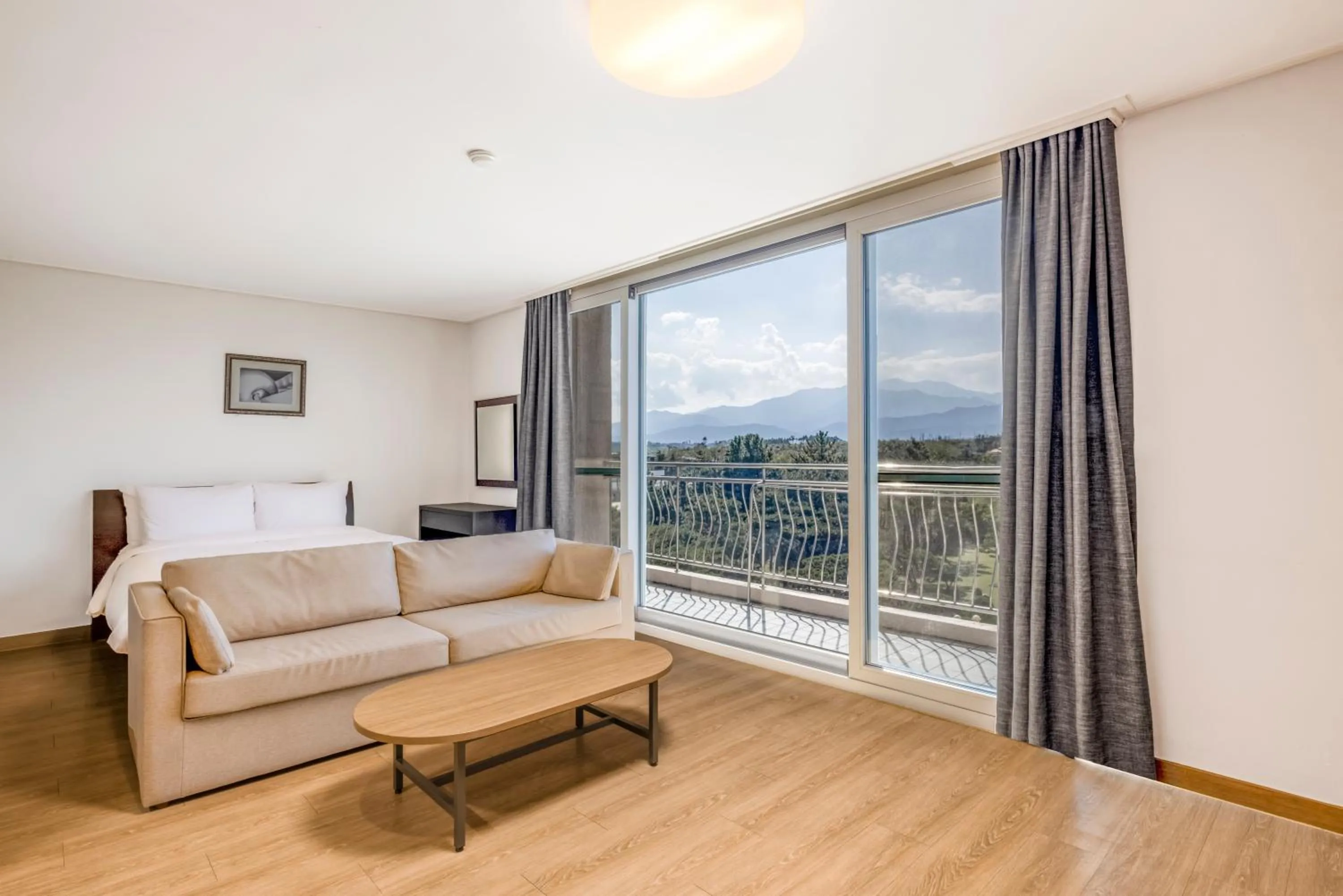 Bed in Kensington Resort Seorak Beach