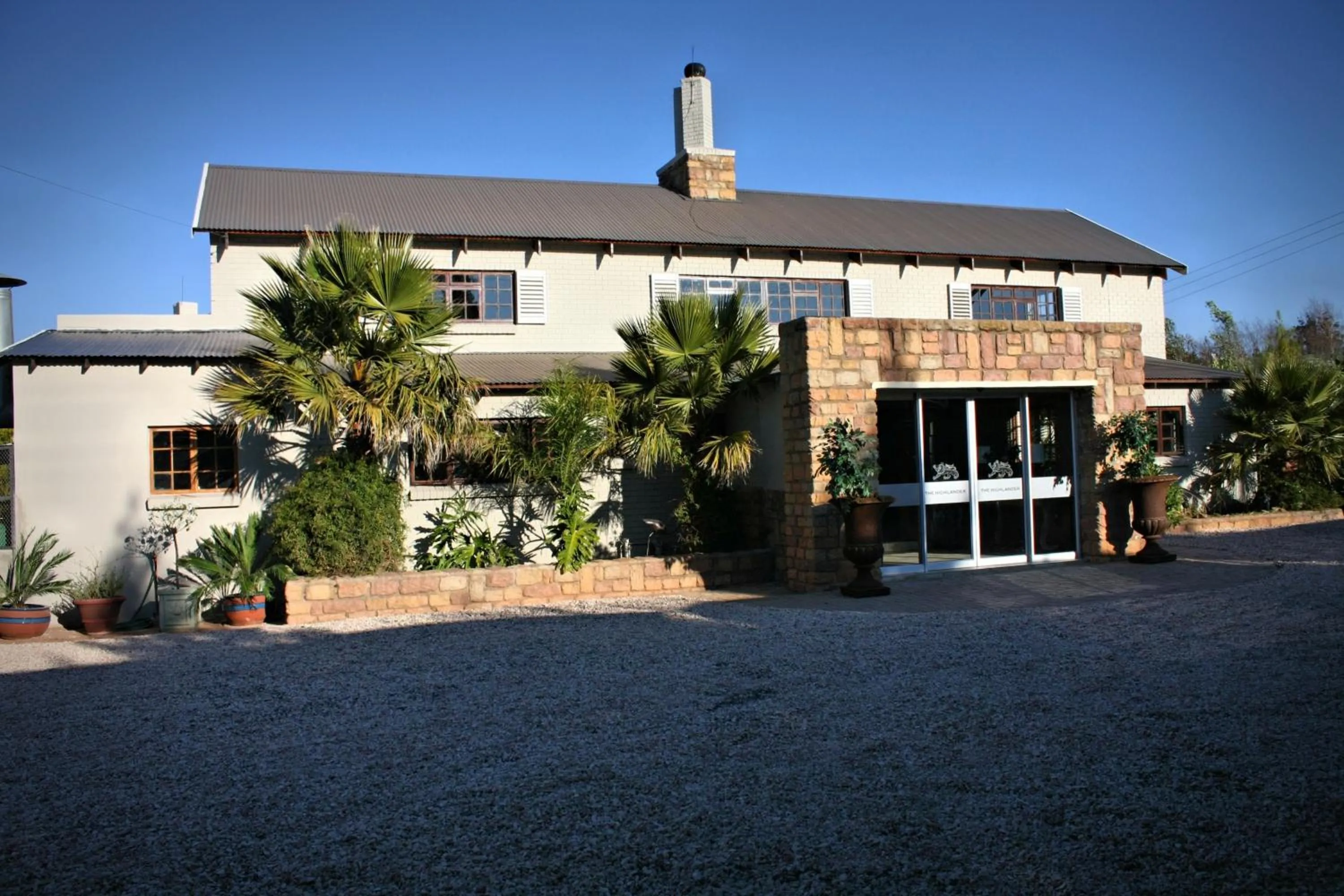 Facade/entrance in The Highlander Hotel Dullstroom