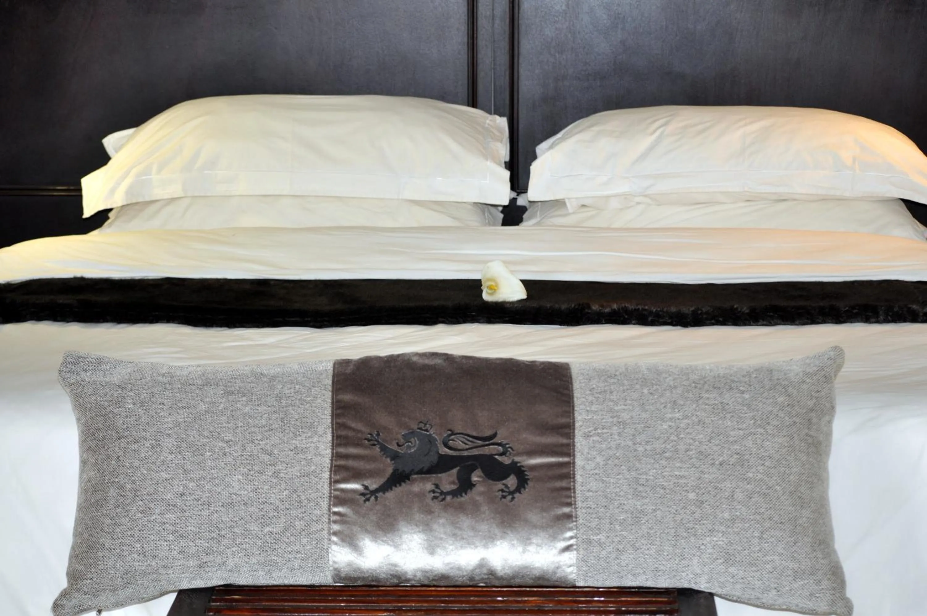 Bed in The Highlander Hotel Dullstroom