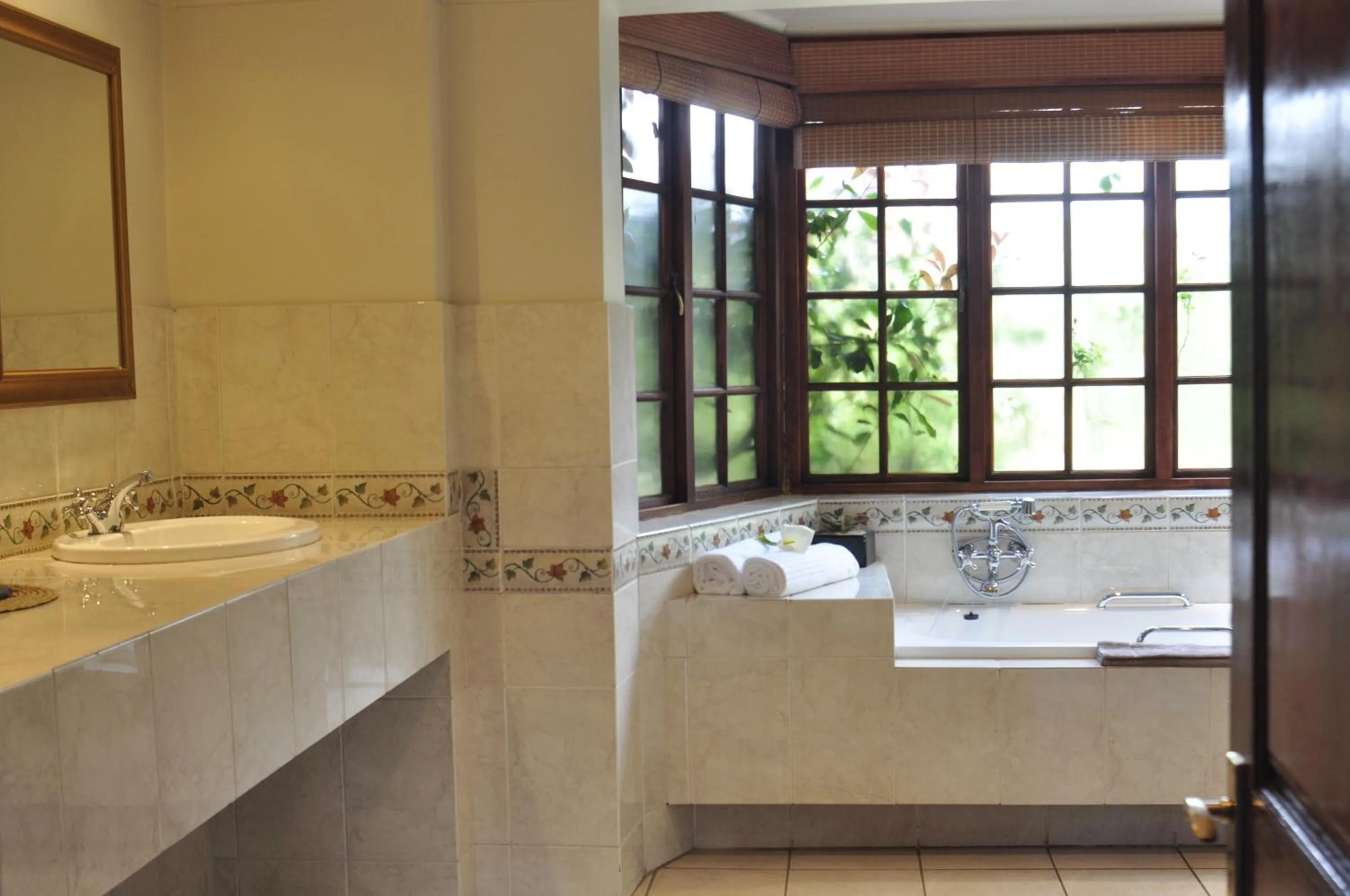 Bathroom in The Highlander Hotel Dullstroom