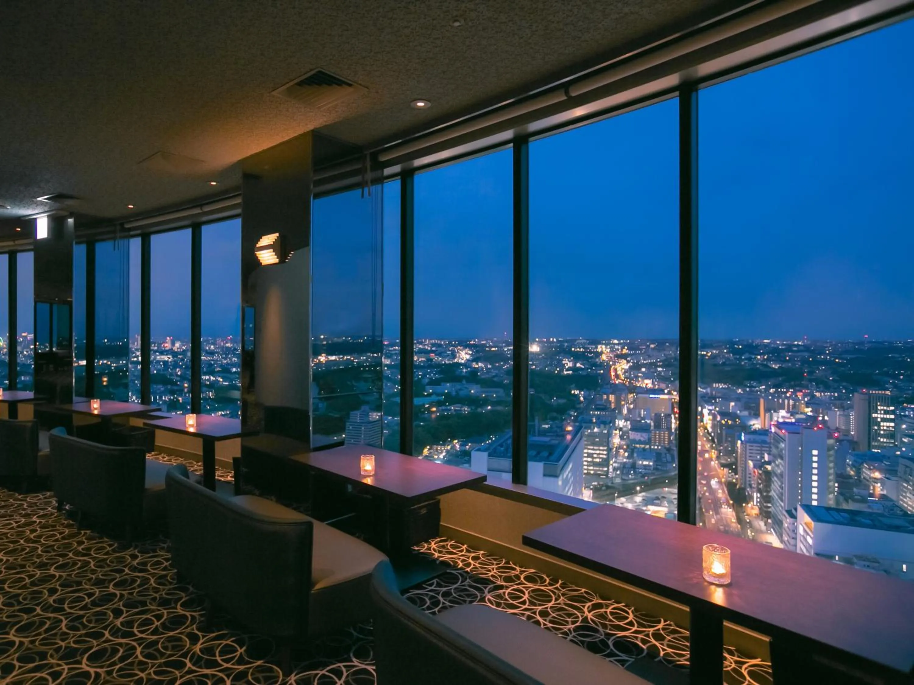 Lounge or bar in Shin Yokohama Prince Hotel