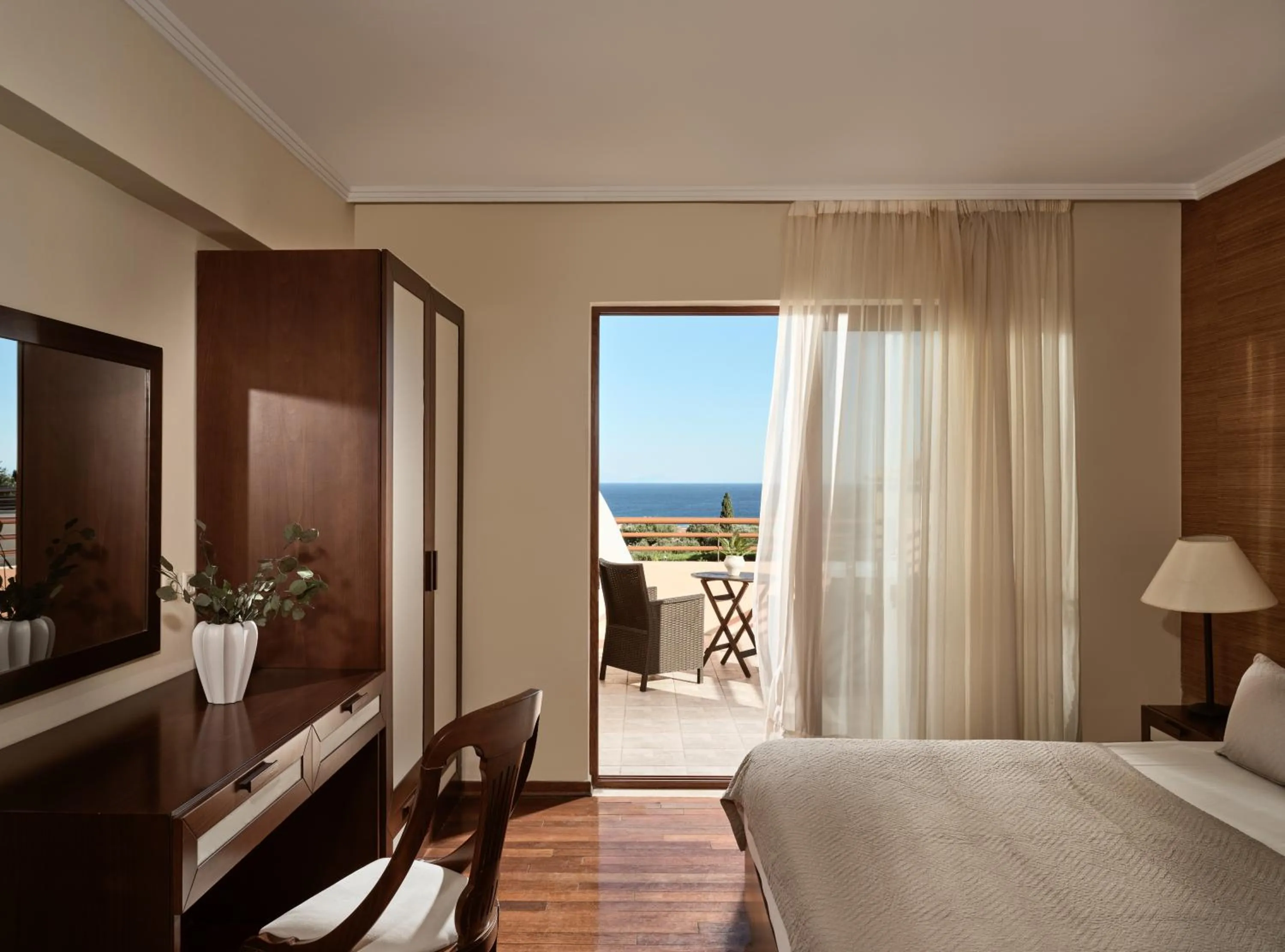 Bed in Hotel St John Villas