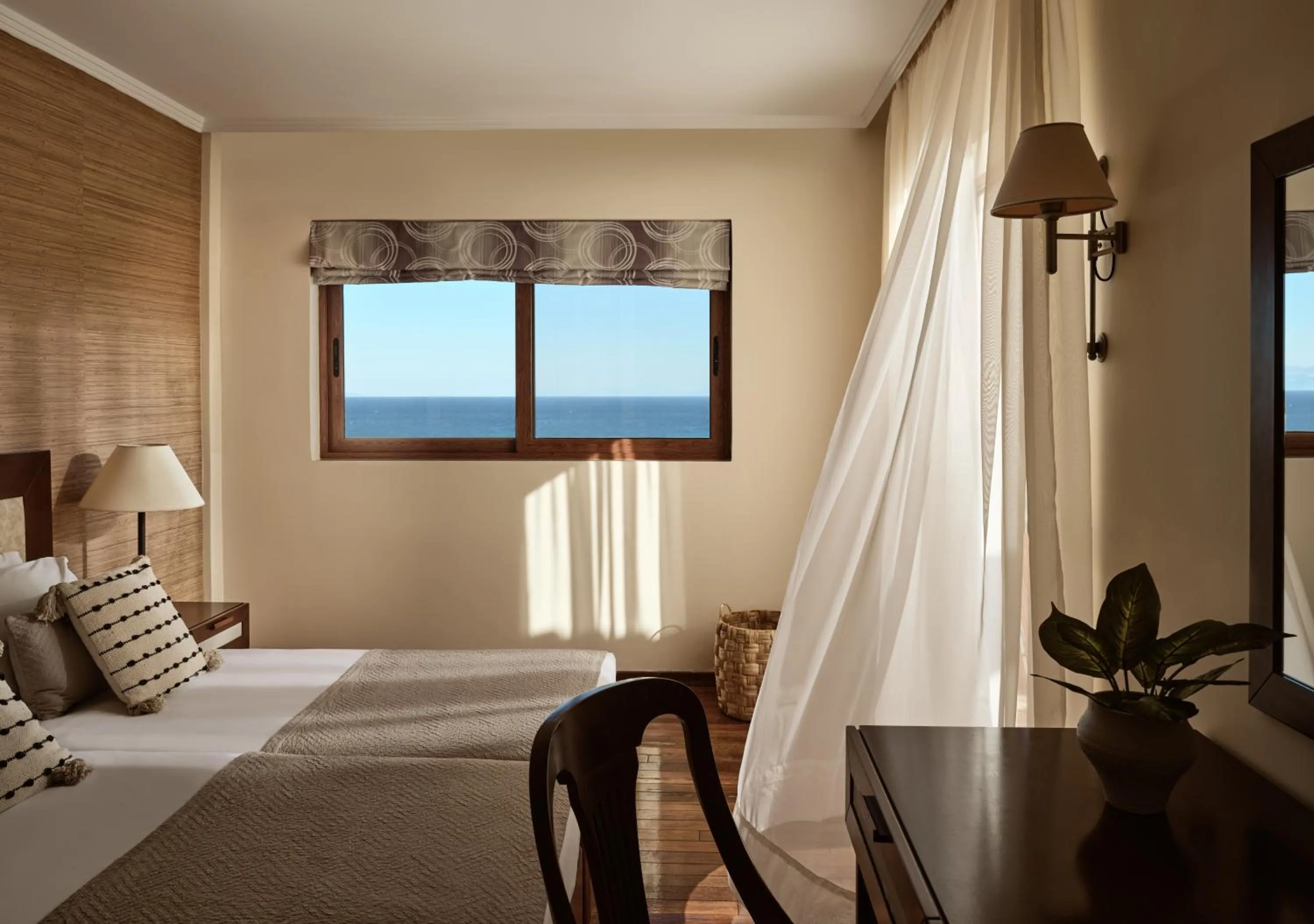 Bed in Hotel St John Villas