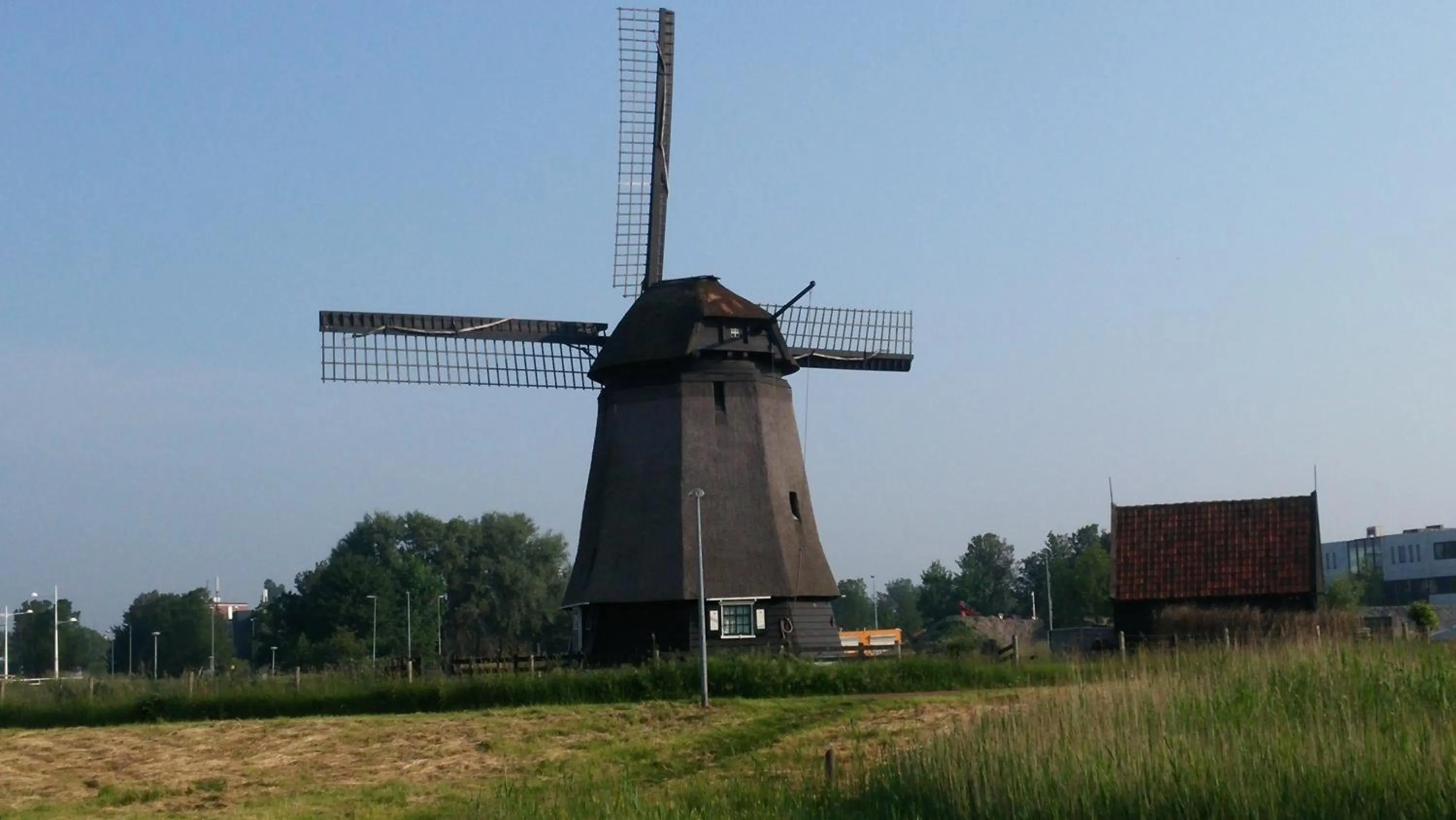 Nearby landmark in De Zes Wielen
