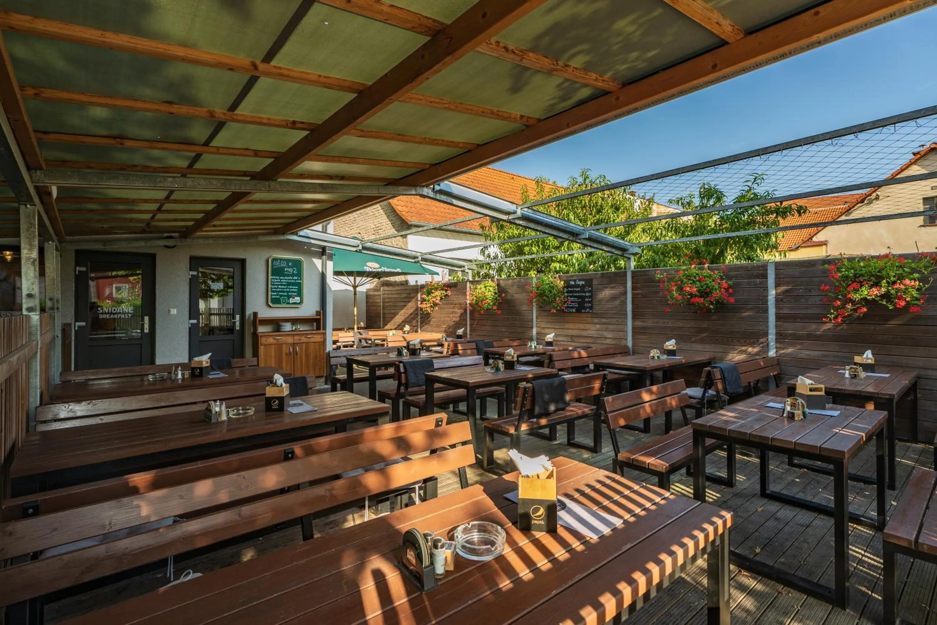 Restaurant/places to eat in Penzion U Gigantu