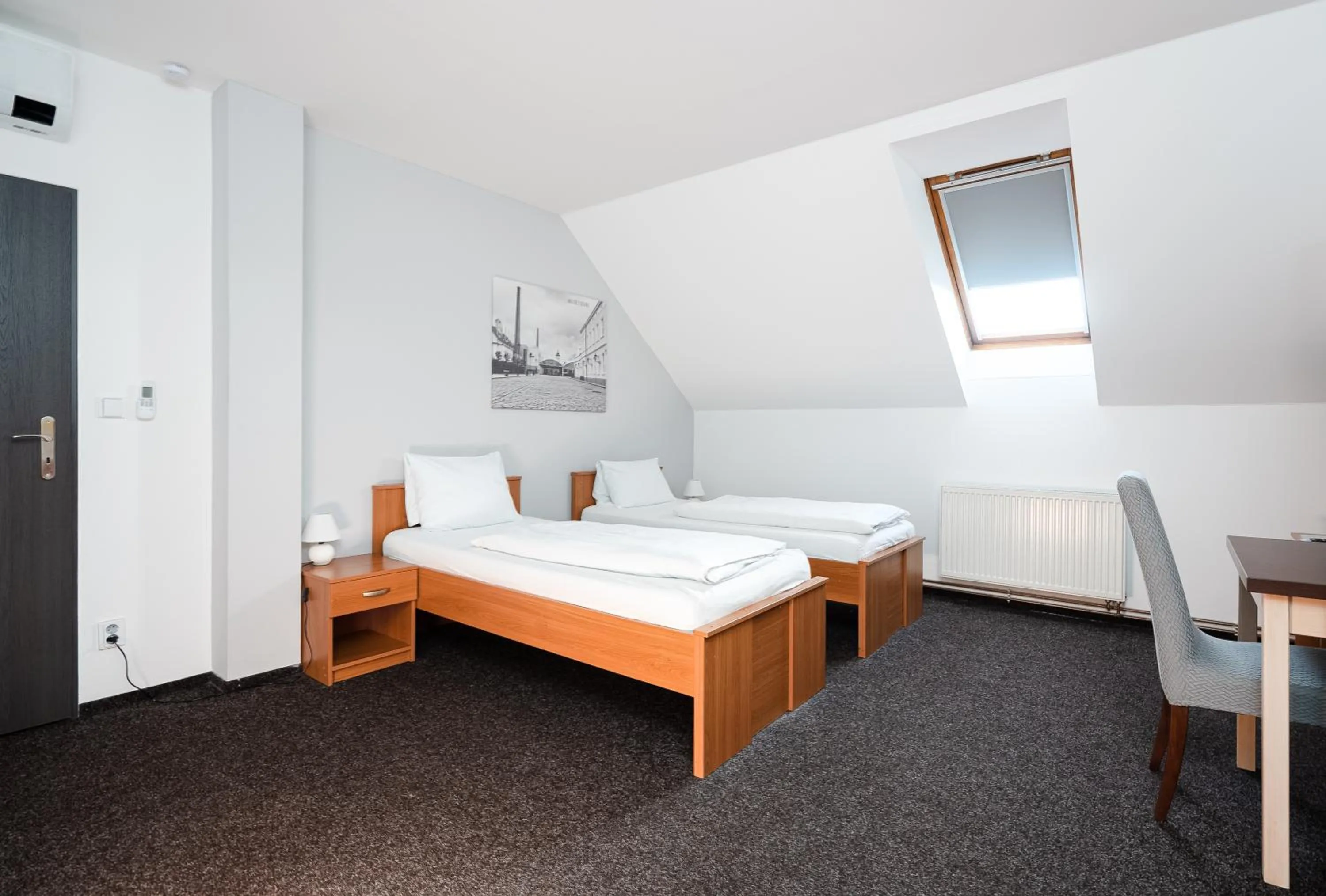 Property building, Bed in Penzion U Gigantu