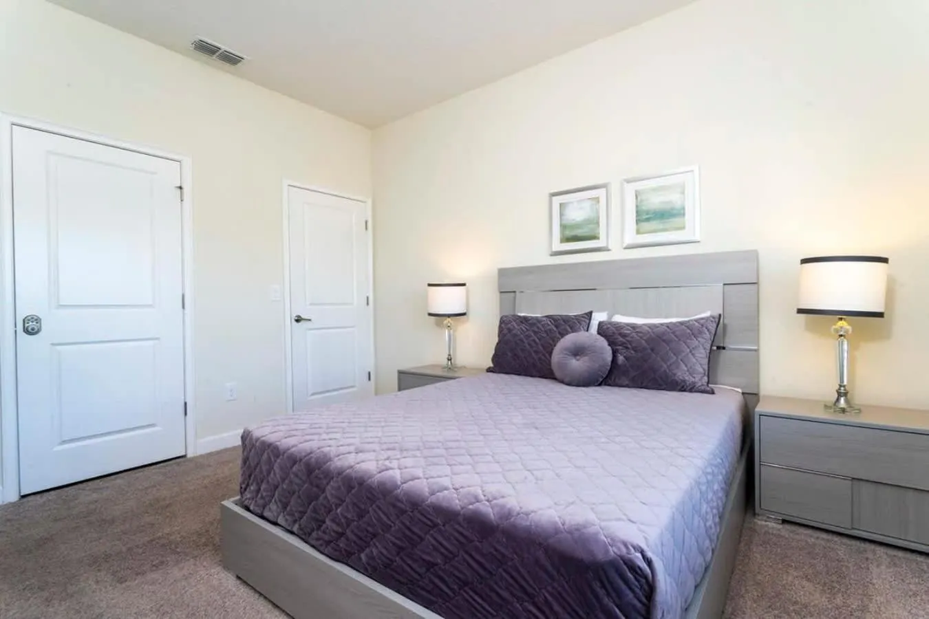 Bed in Four Bedrooms TownHome 4861