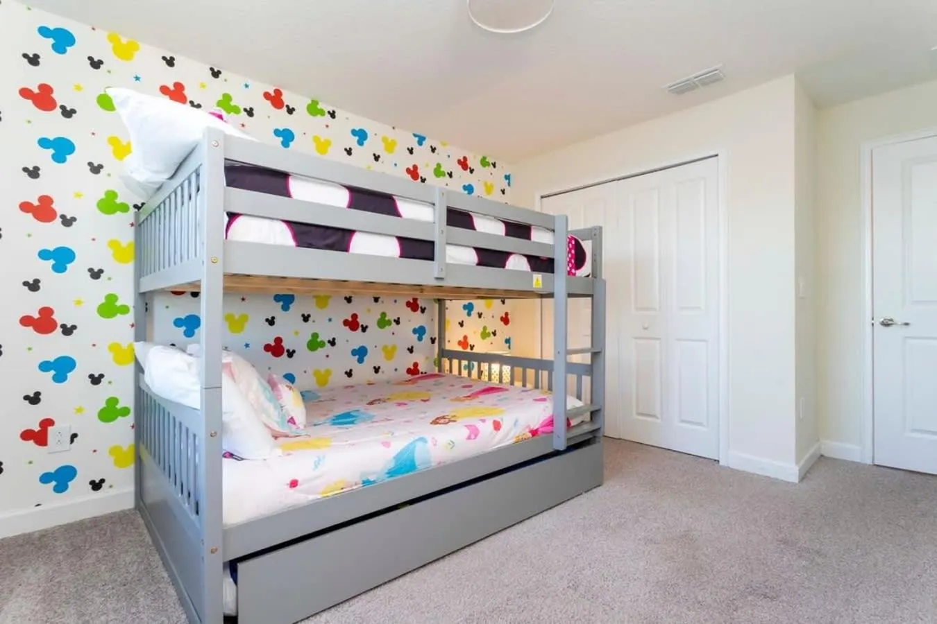 Bed in Four Bedrooms TownHome 4861