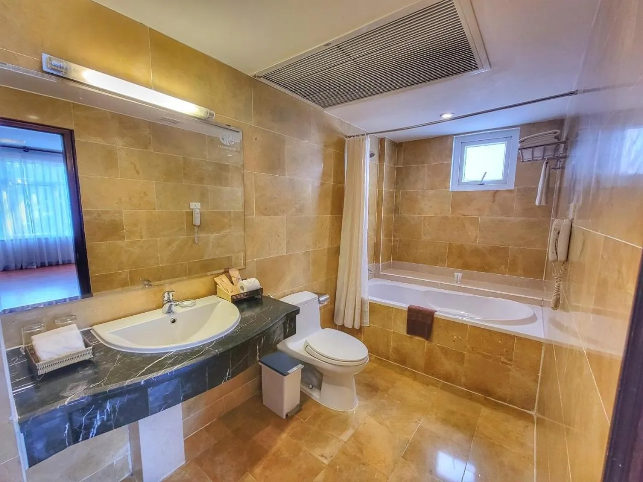 Bathroom in Aristo Saigon Hotel