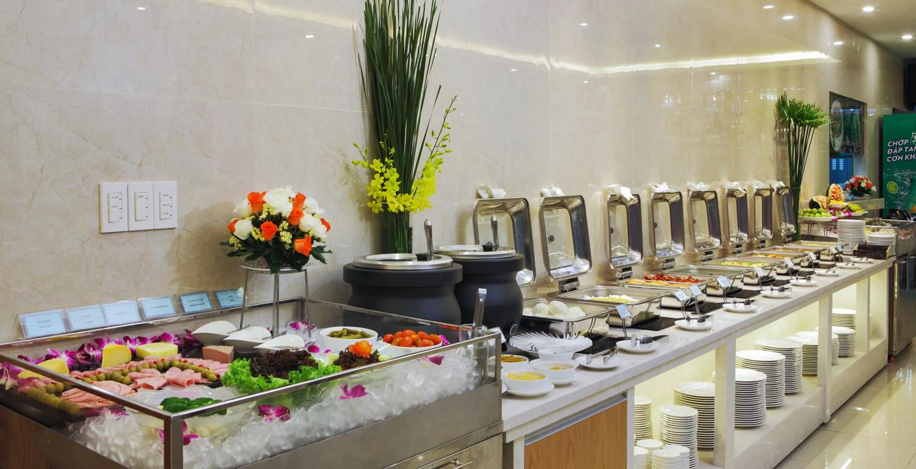 Restaurant/places to eat in Aristo Saigon Hotel