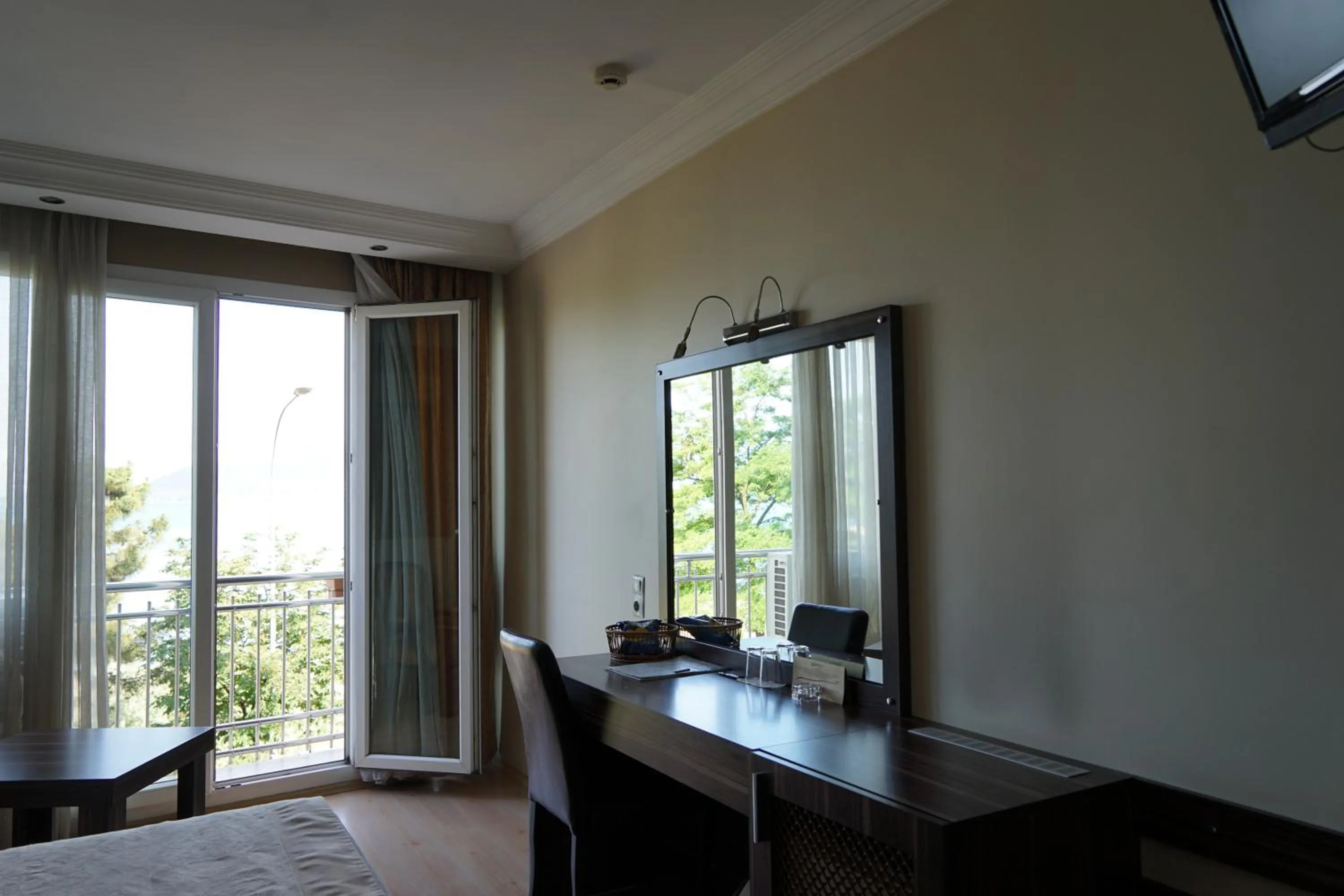 Bedroom in Yalihan Ari Hotel