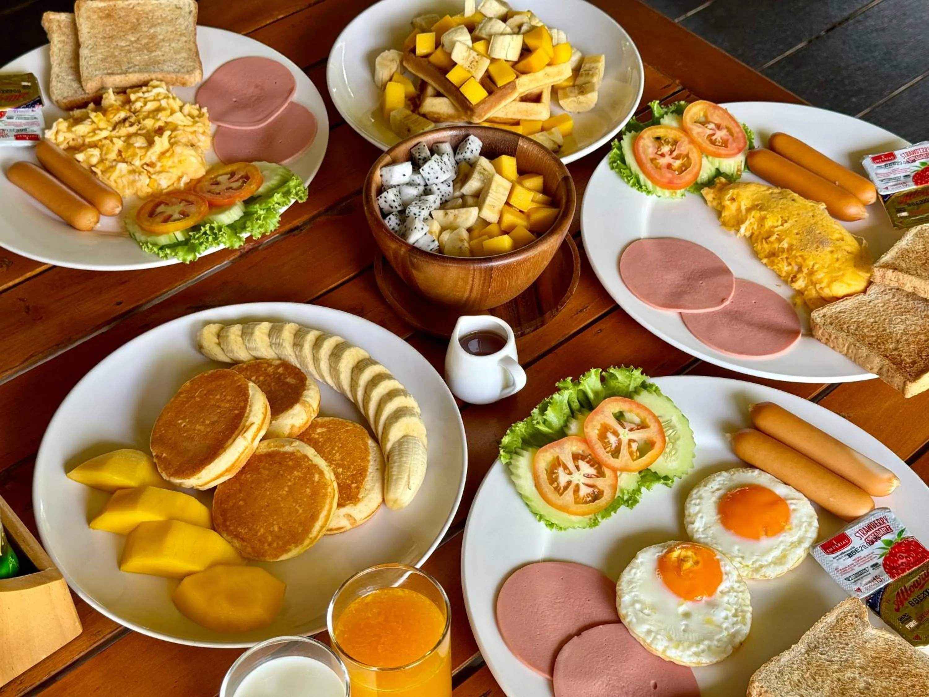 Breakfast in Verona Lanta Resort