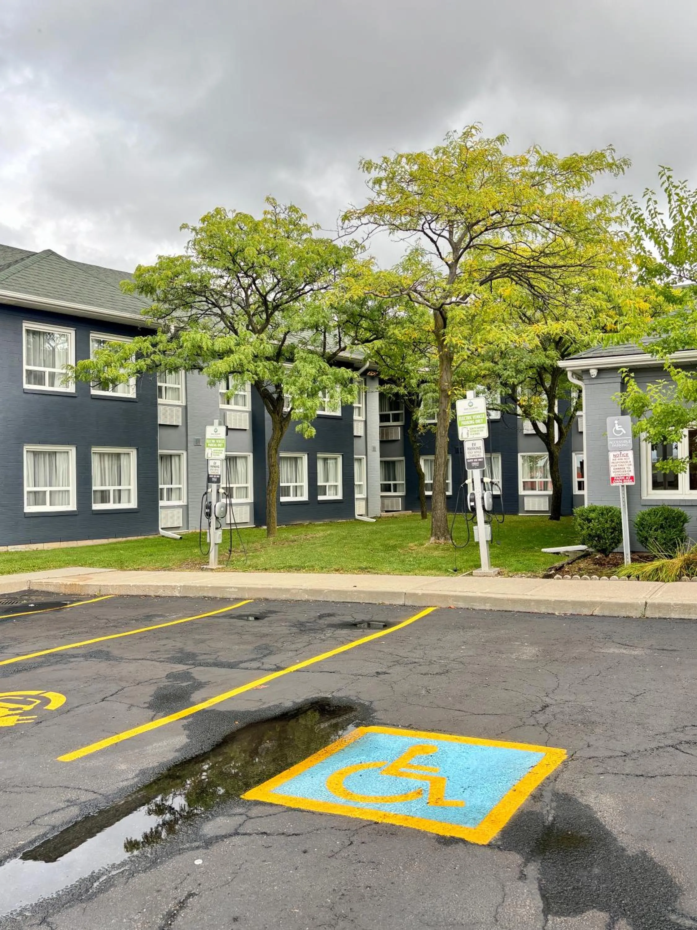 Parking in Spark by Hilton Toronto Mississauga