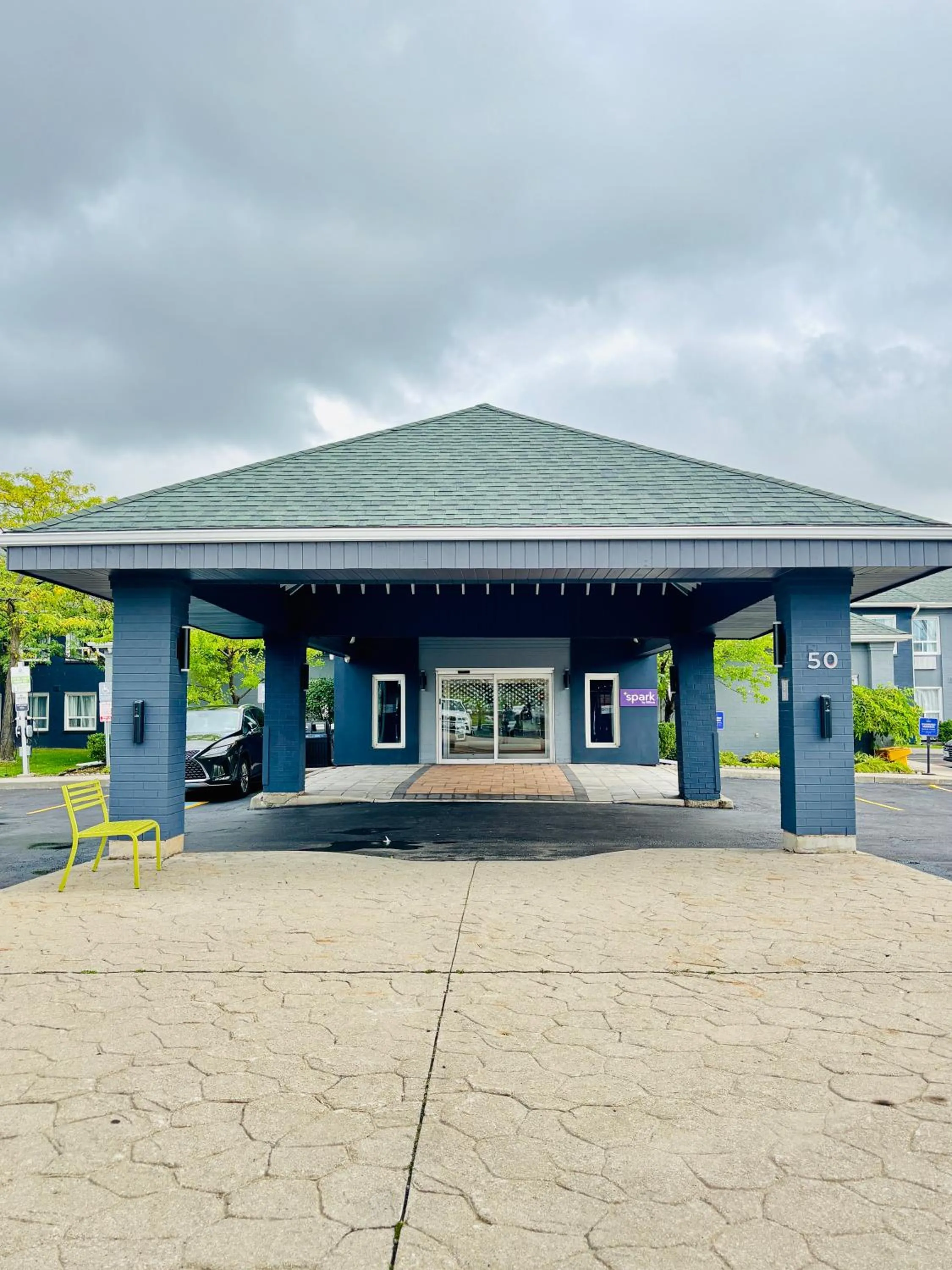 Property building in Spark by Hilton Toronto Mississauga