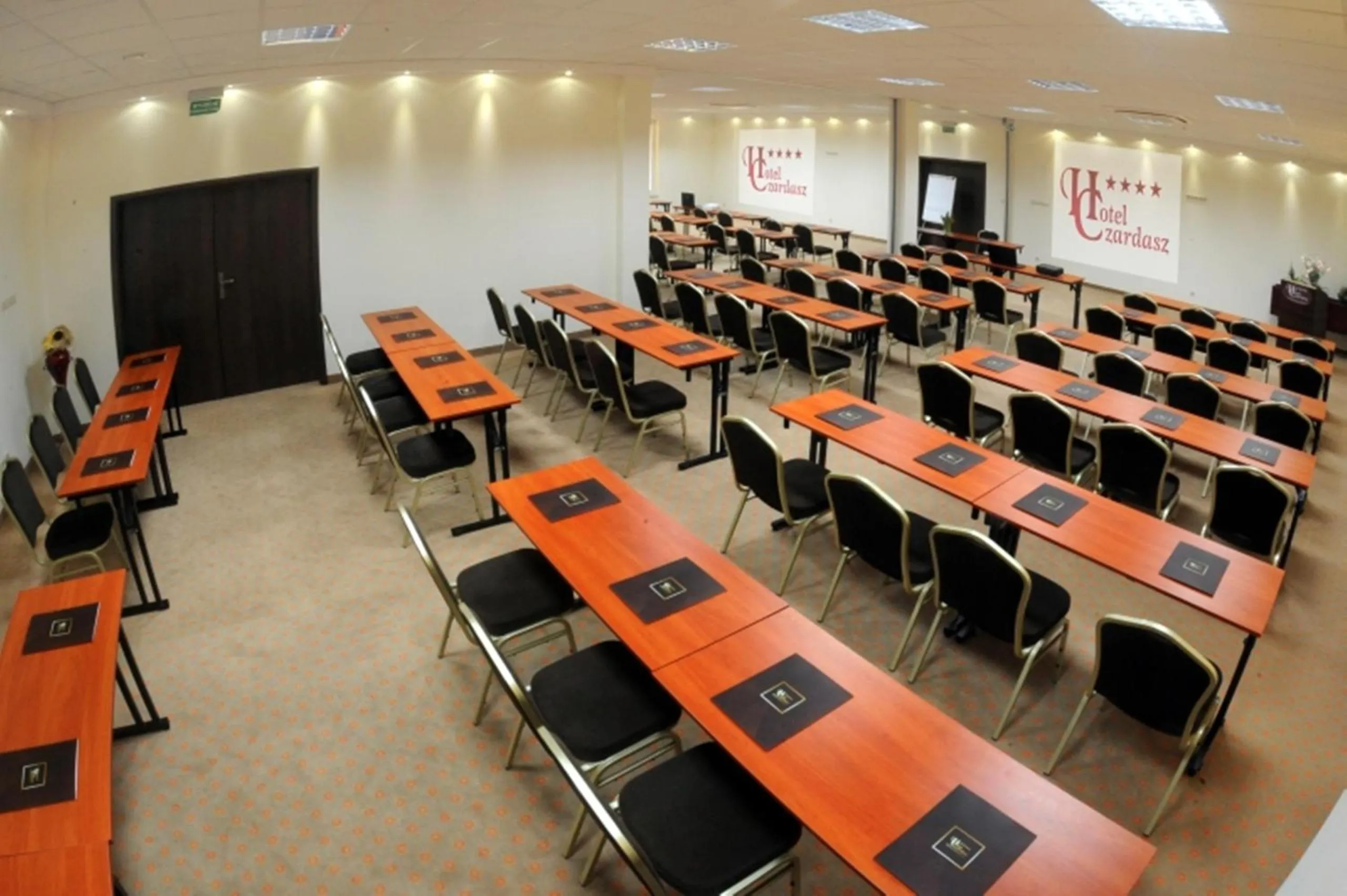 Business facilities in Hotel Czardasz Spa & Wellness