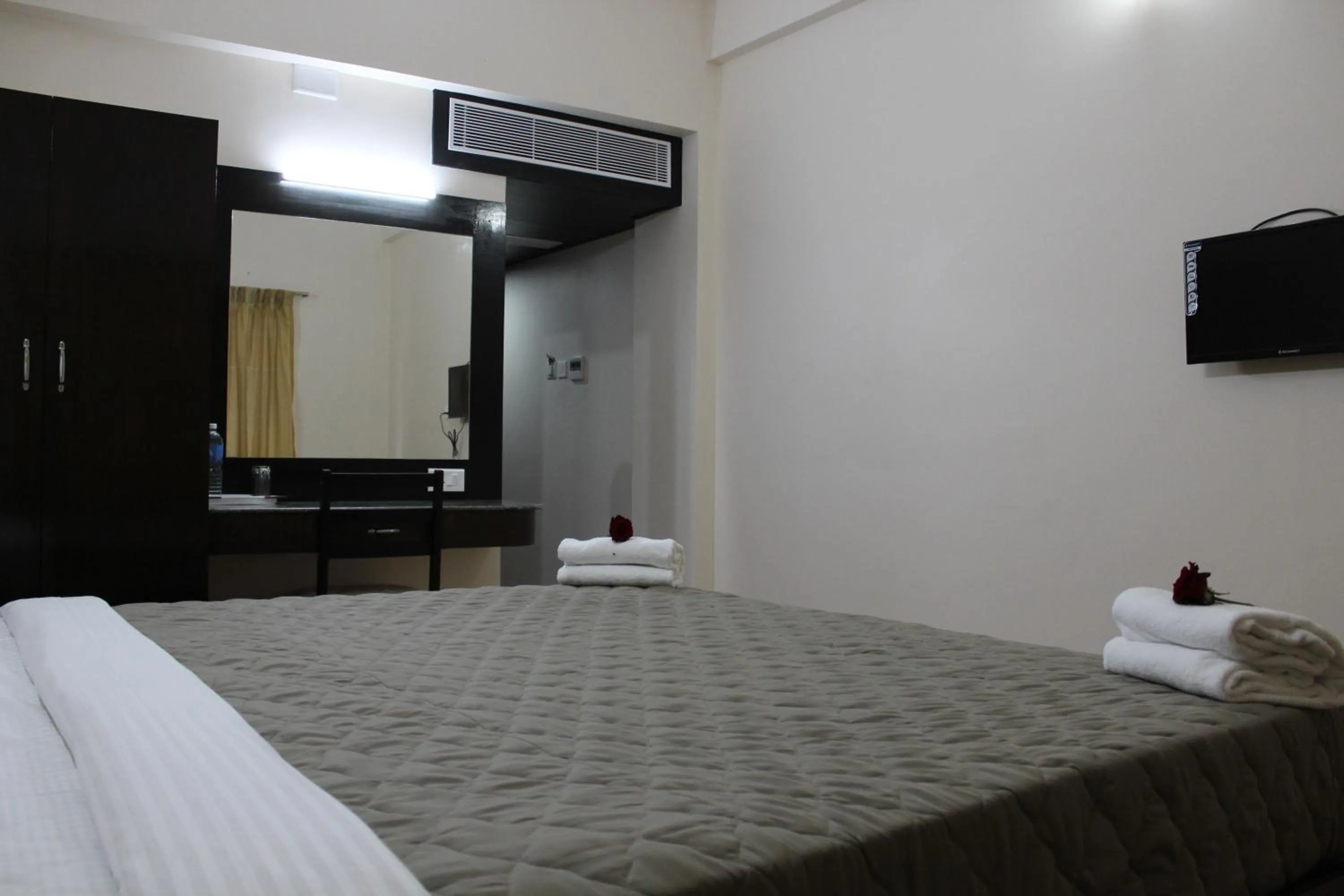 TV and multimedia, Bed in Hotel Jaidharshini Palace