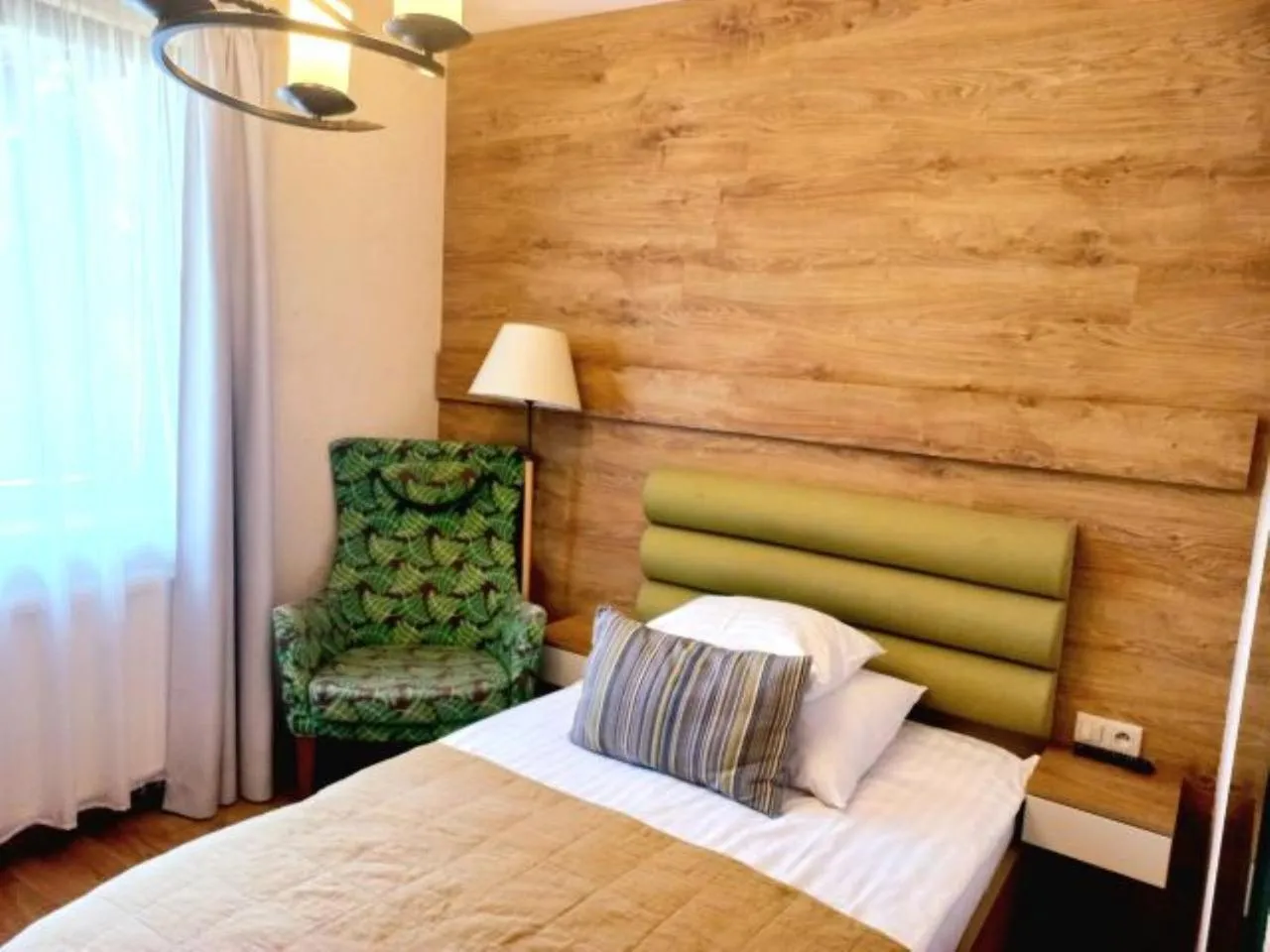 Bed in Karczma Rzym Bydgoszcz S5