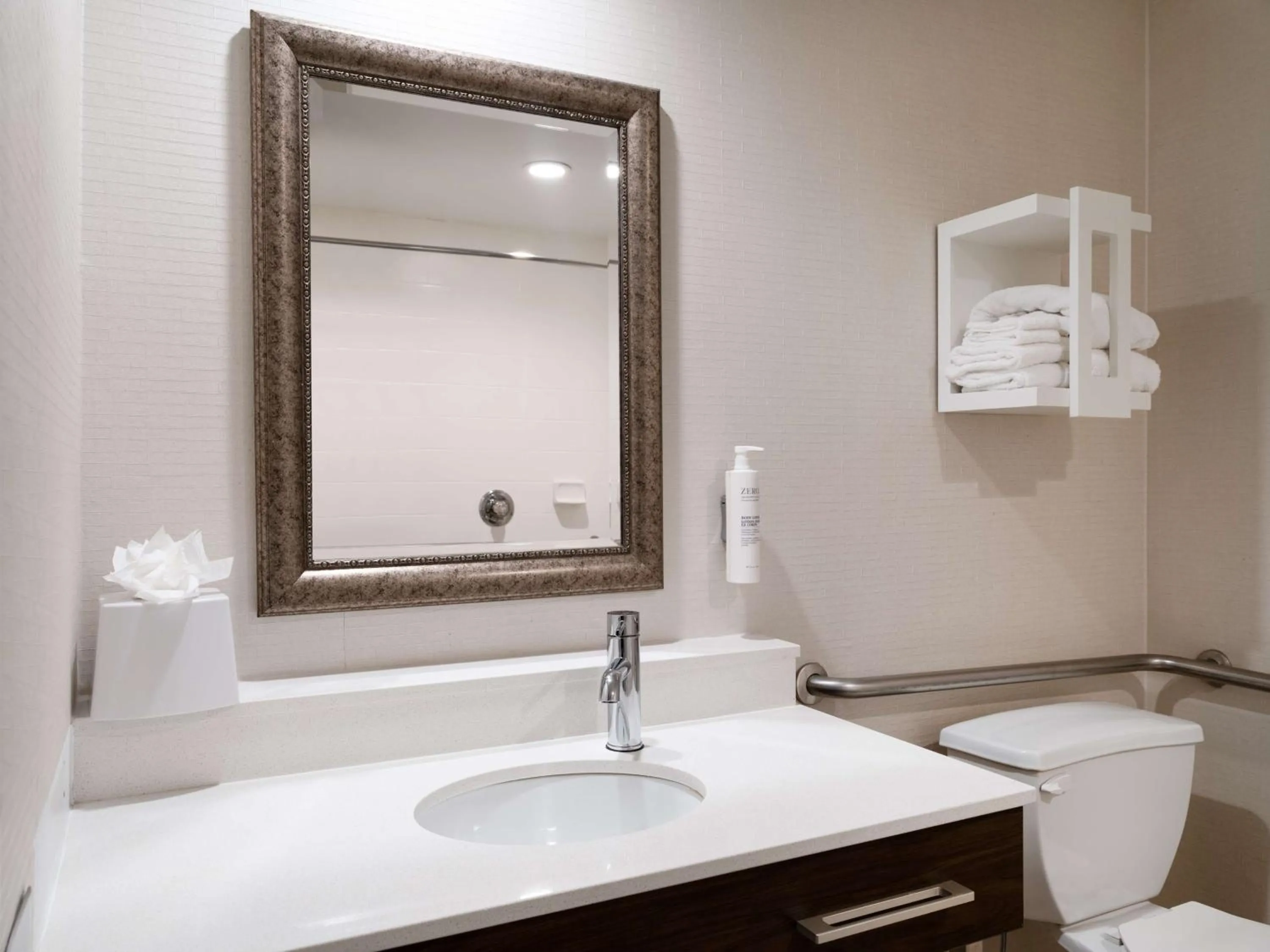 Bathroom in Hampton Inn Atlanta-Peachtree Corners/Norcross