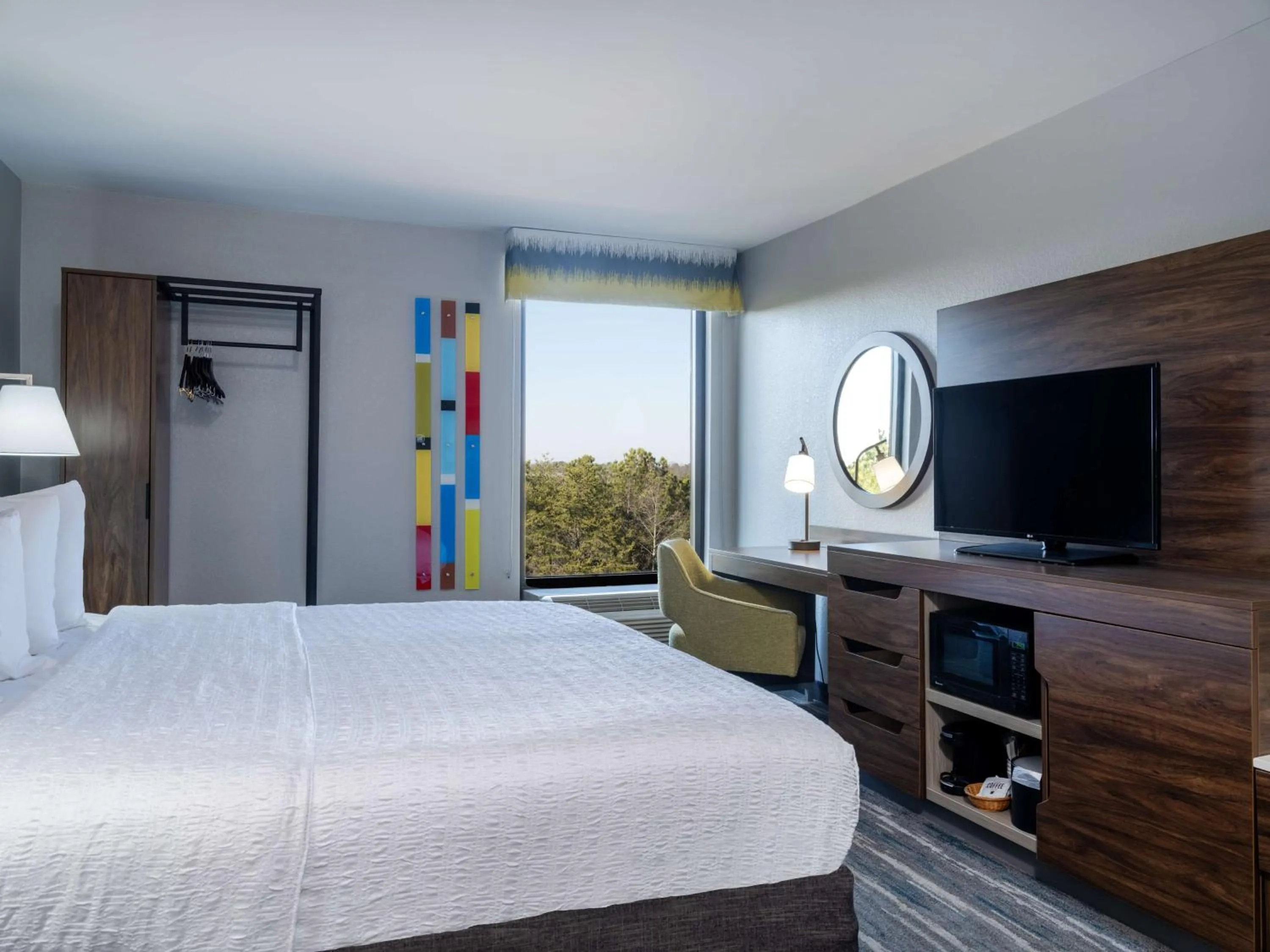 Bed in Hampton Inn Atlanta-Peachtree Corners/Norcross