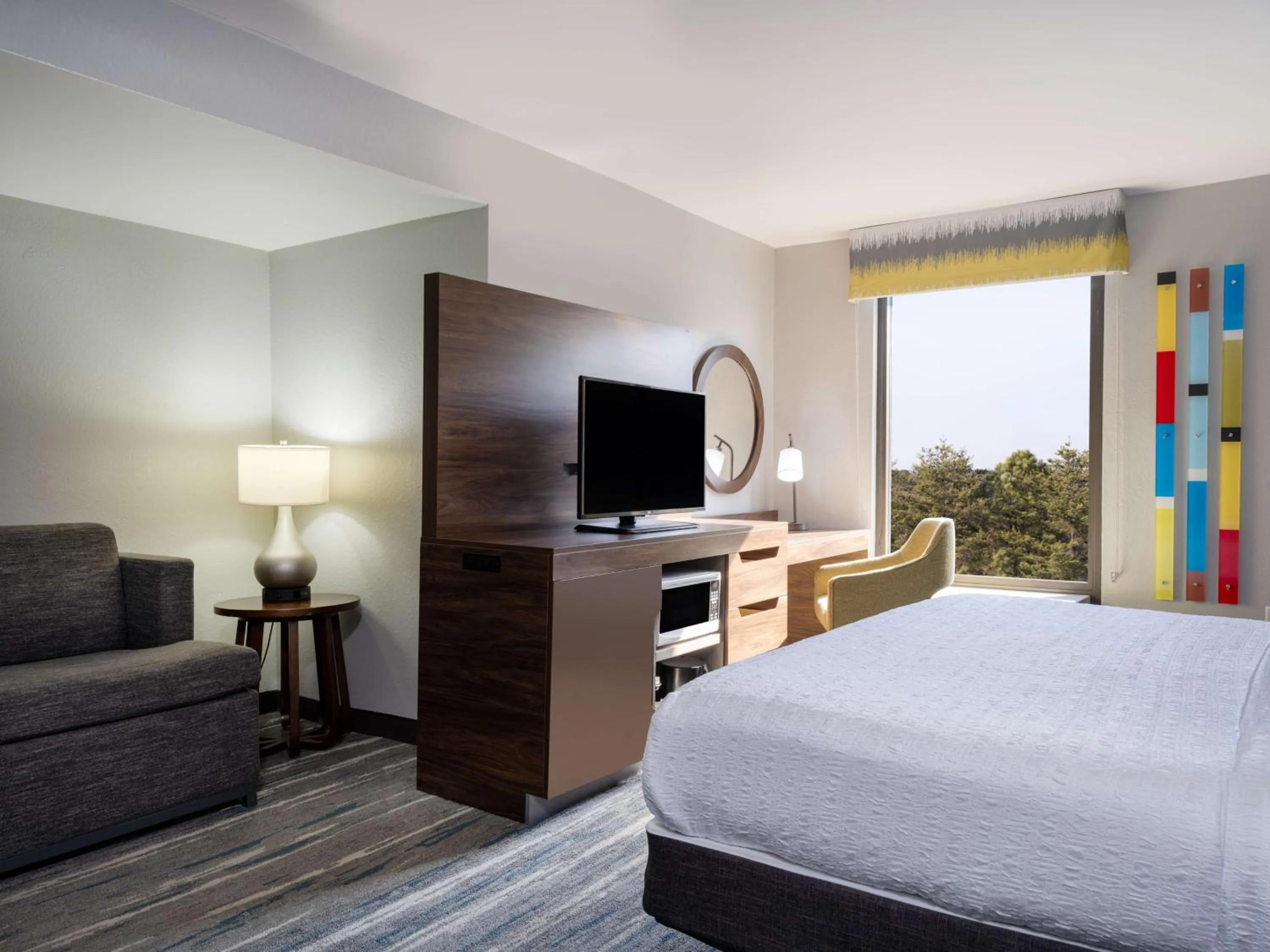 Bed in Hampton Inn Atlanta-Peachtree Corners/Norcross