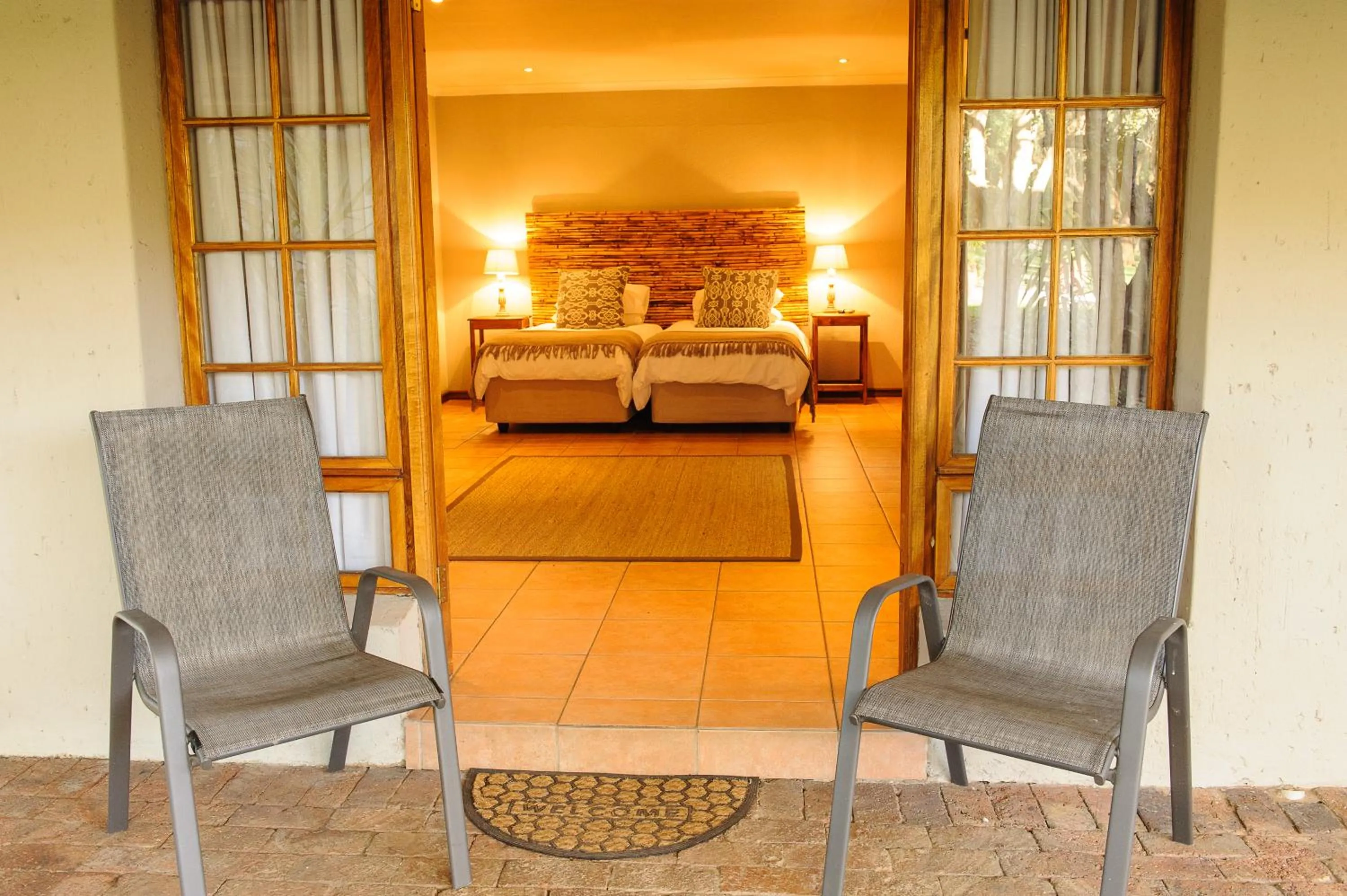 Living room in Safari Club Guest Lodge OR Tambo International Airport