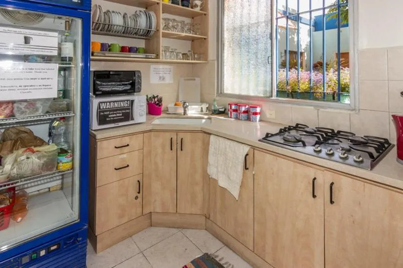 Kitchen or kitchenette in Port Inn