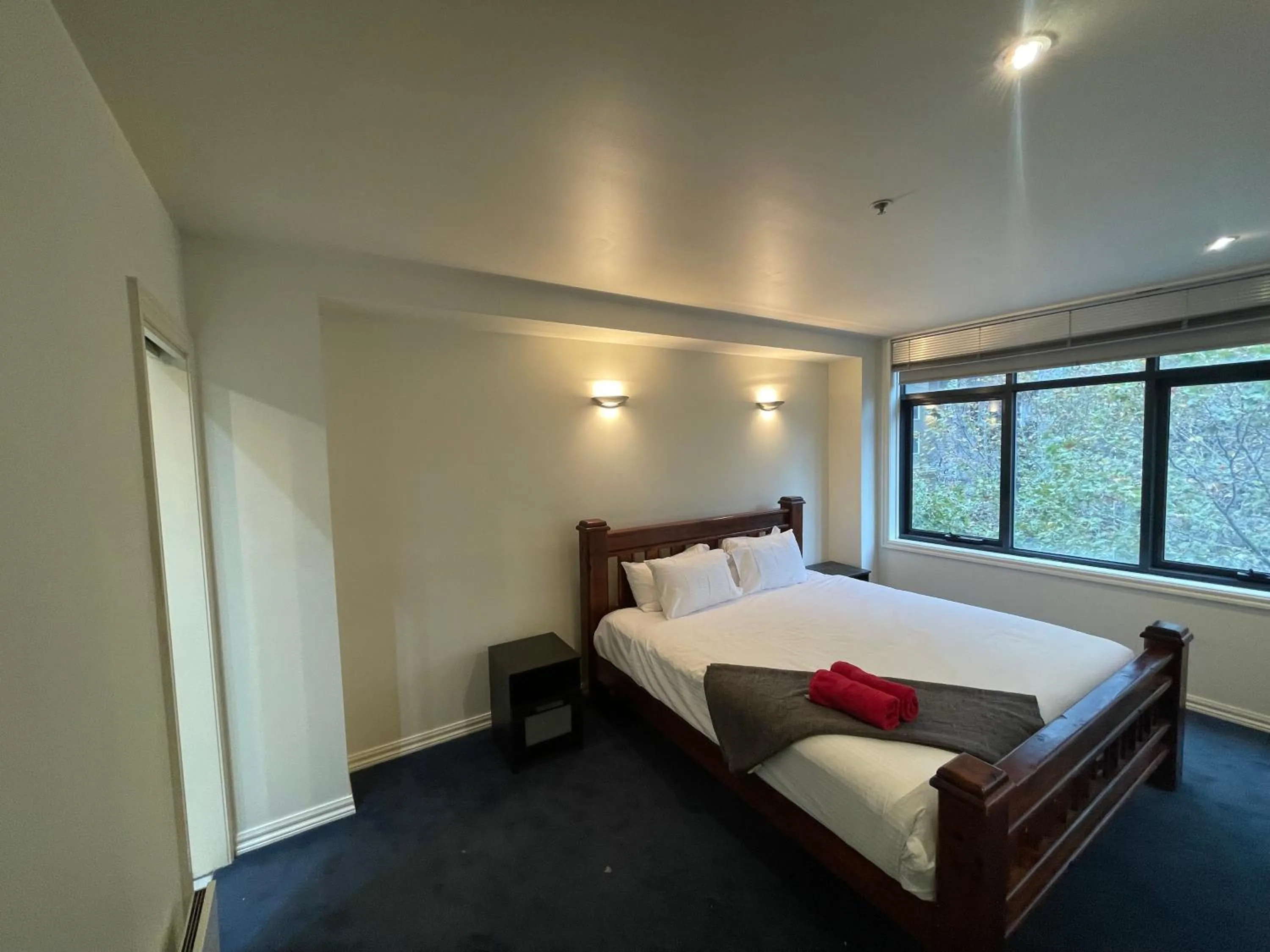 Bed in ReadySet Apartments on King