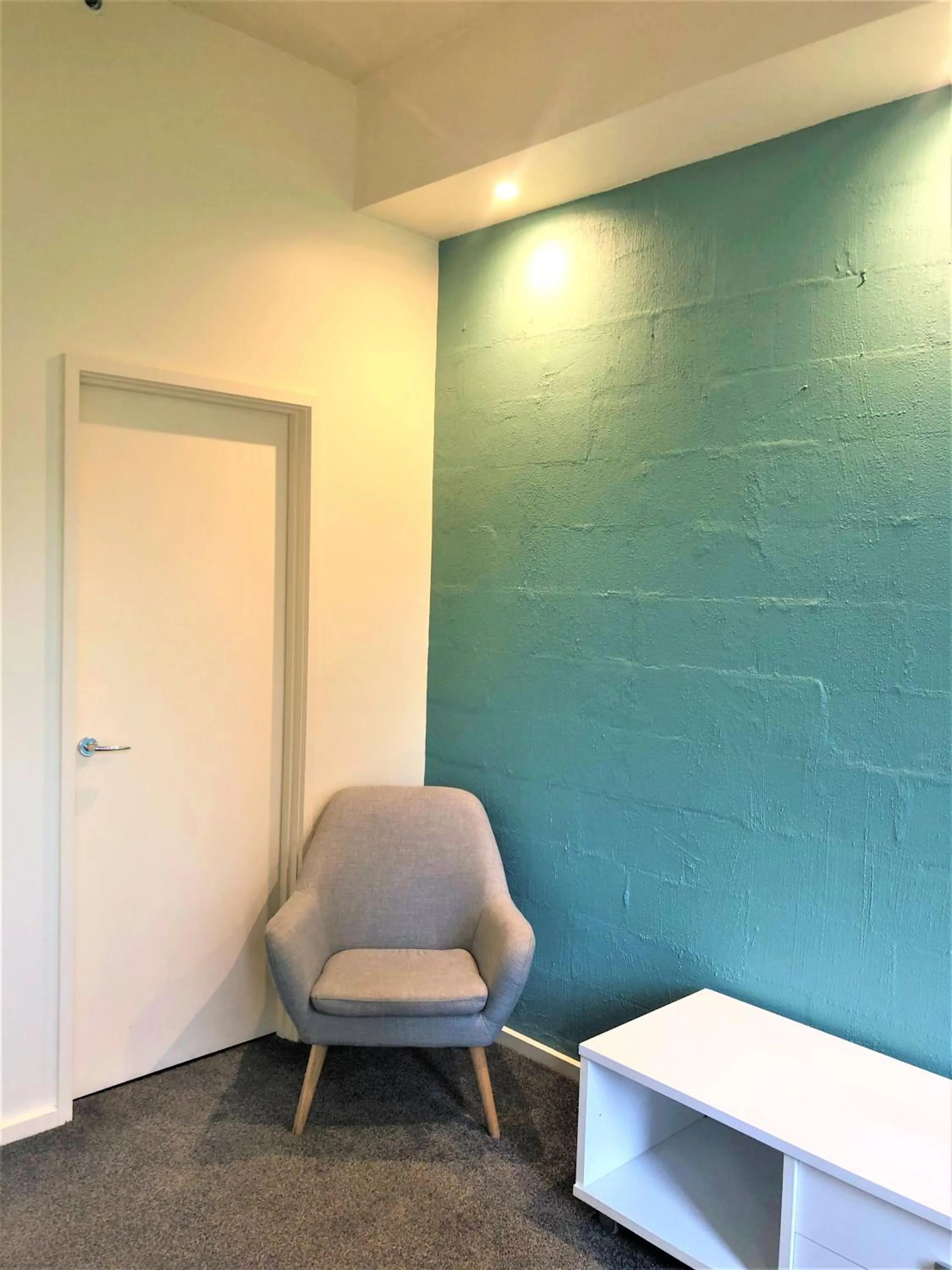 Seating area in ReadySet Apartments on King