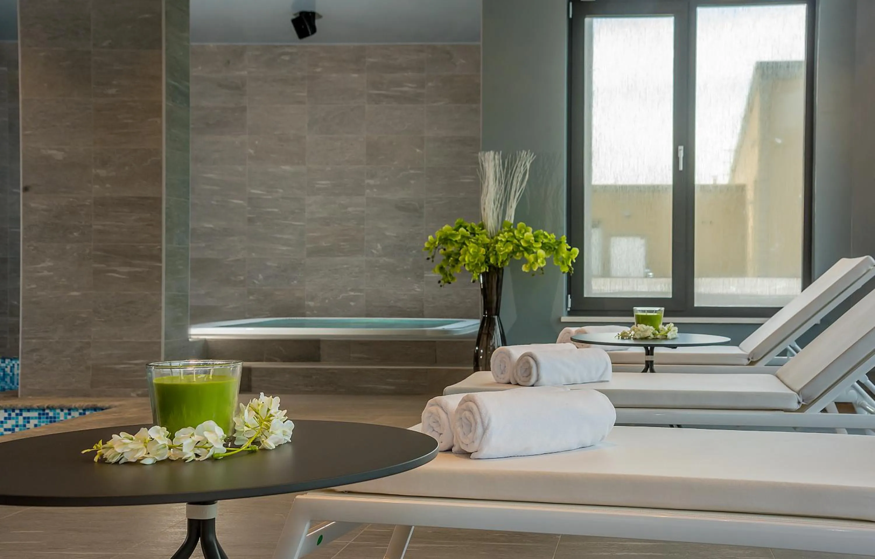 Hot Tub in Hotel Princess