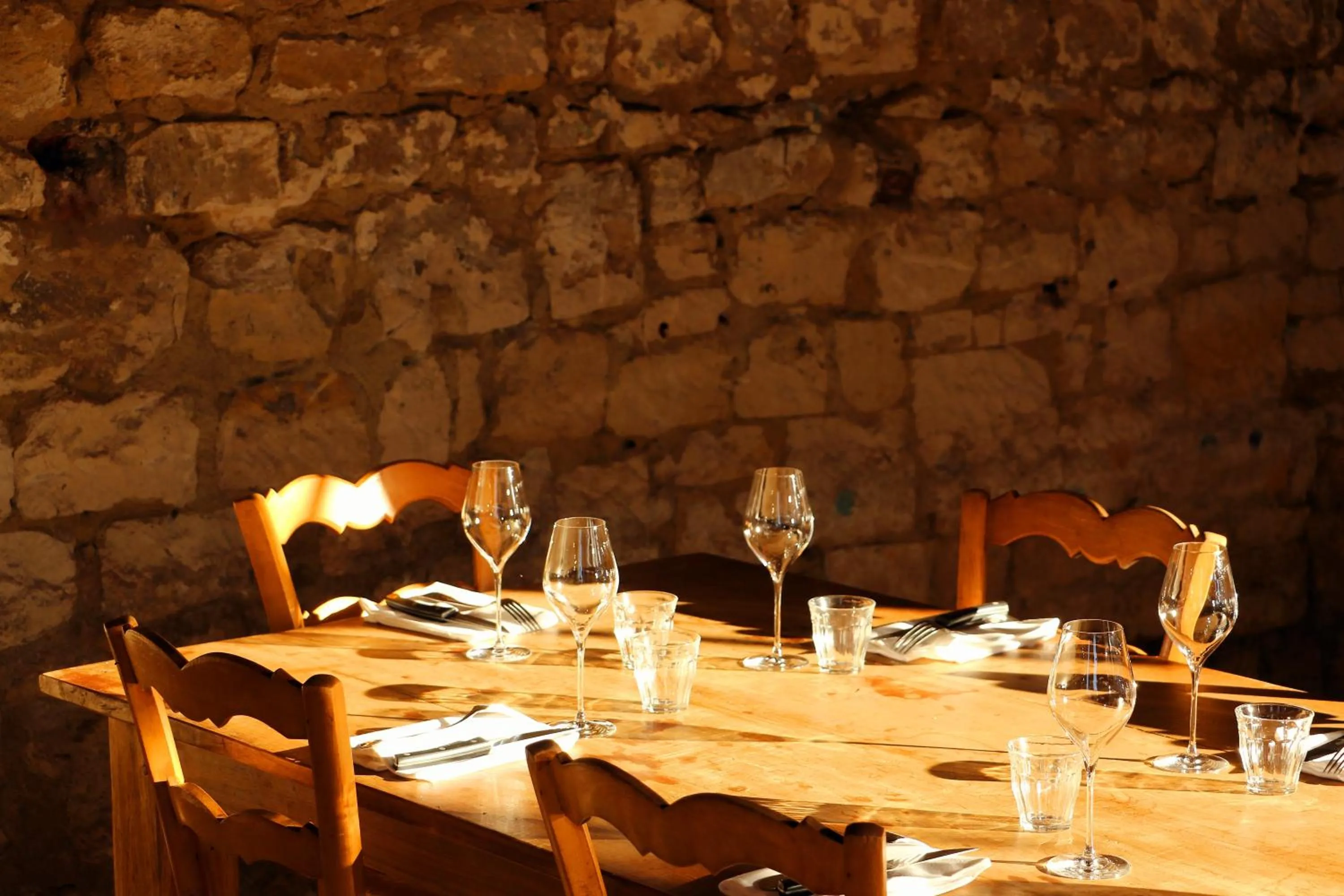 Restaurant/places to eat in HOTEL DE L'ABBAYE DE LONGPONT