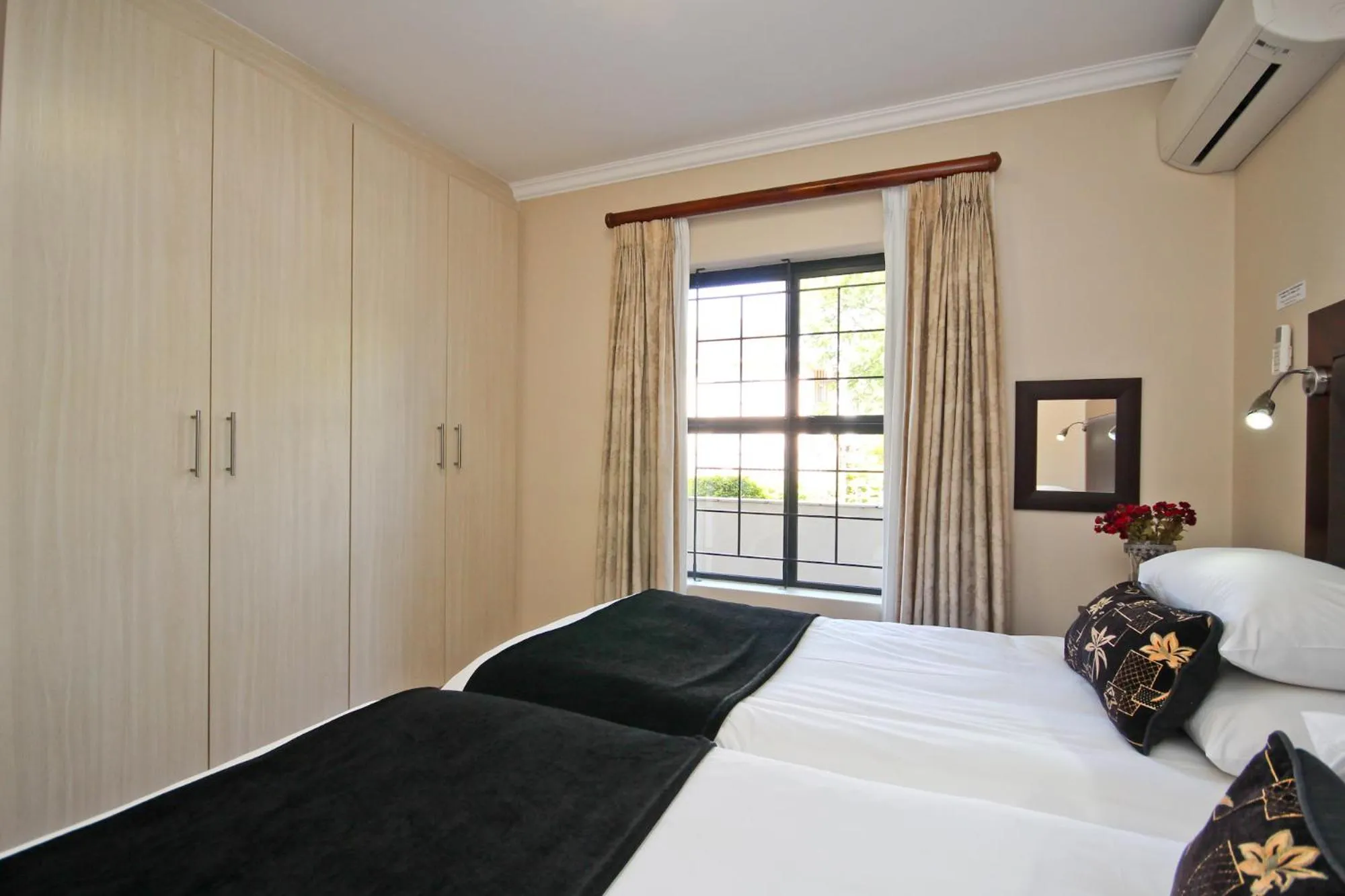 Bedroom, Bed in Vilaroux