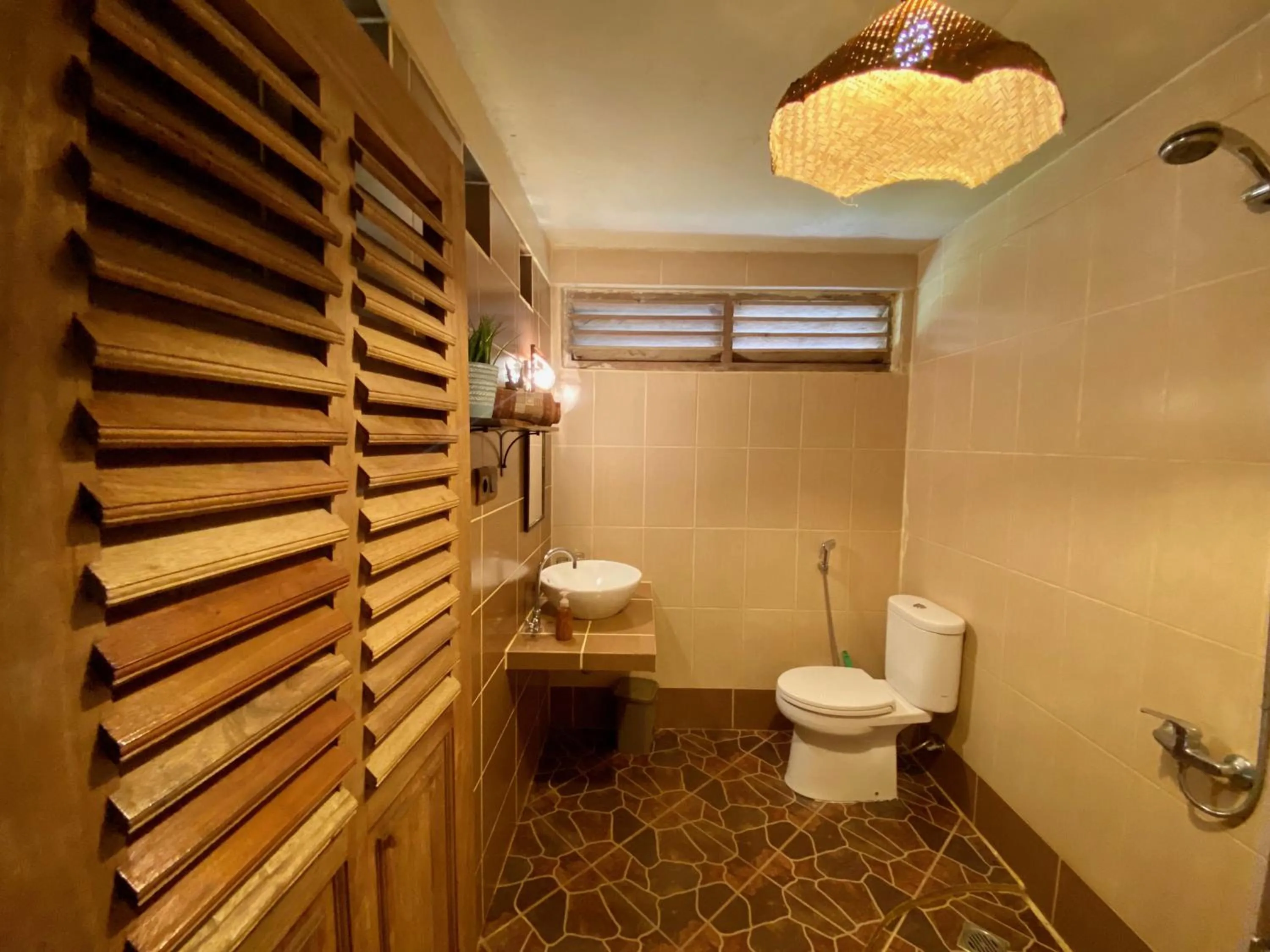 Shower in Rinjani Lighthouse