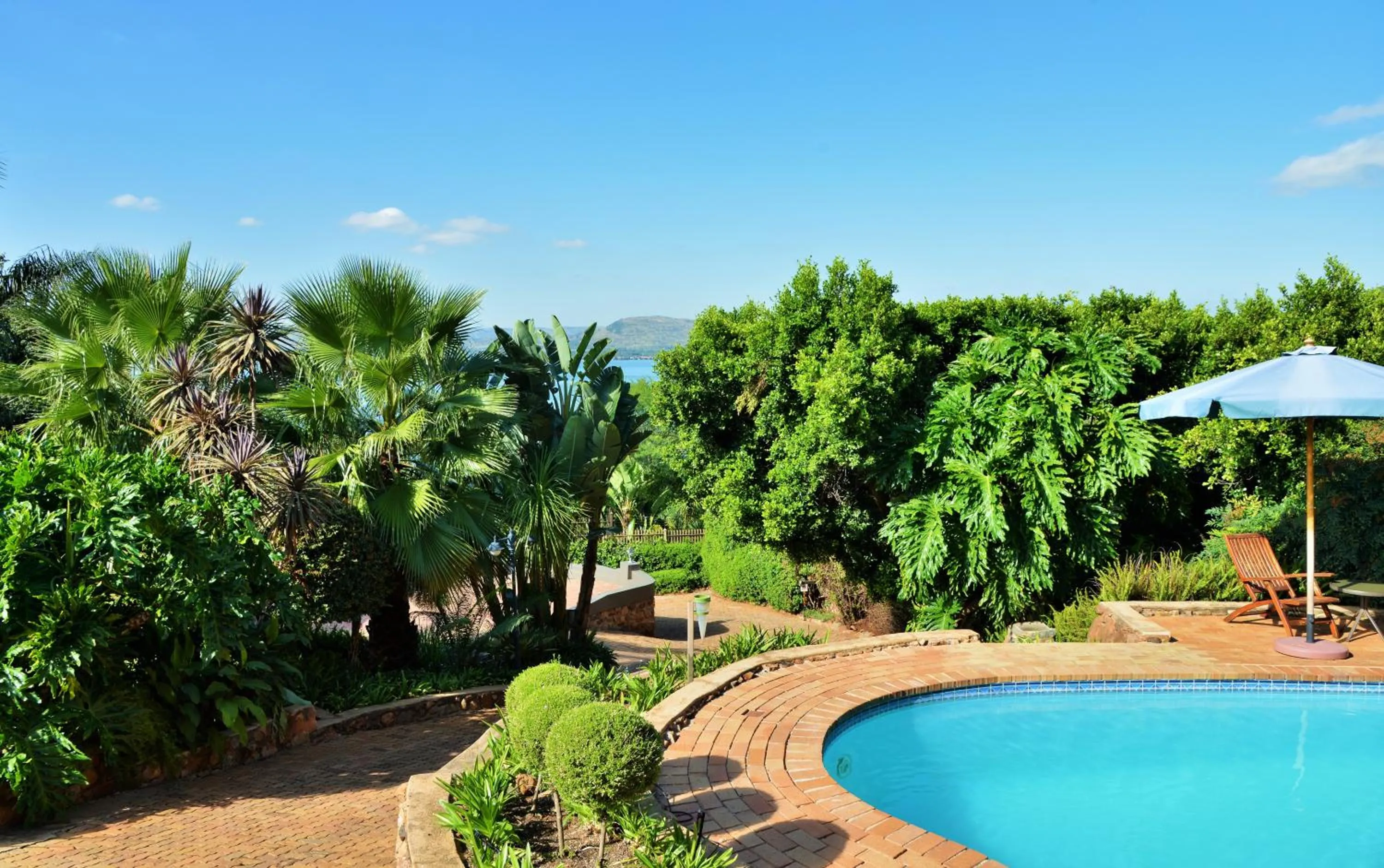 Pool view in Stirling Manor Boutique Guest House