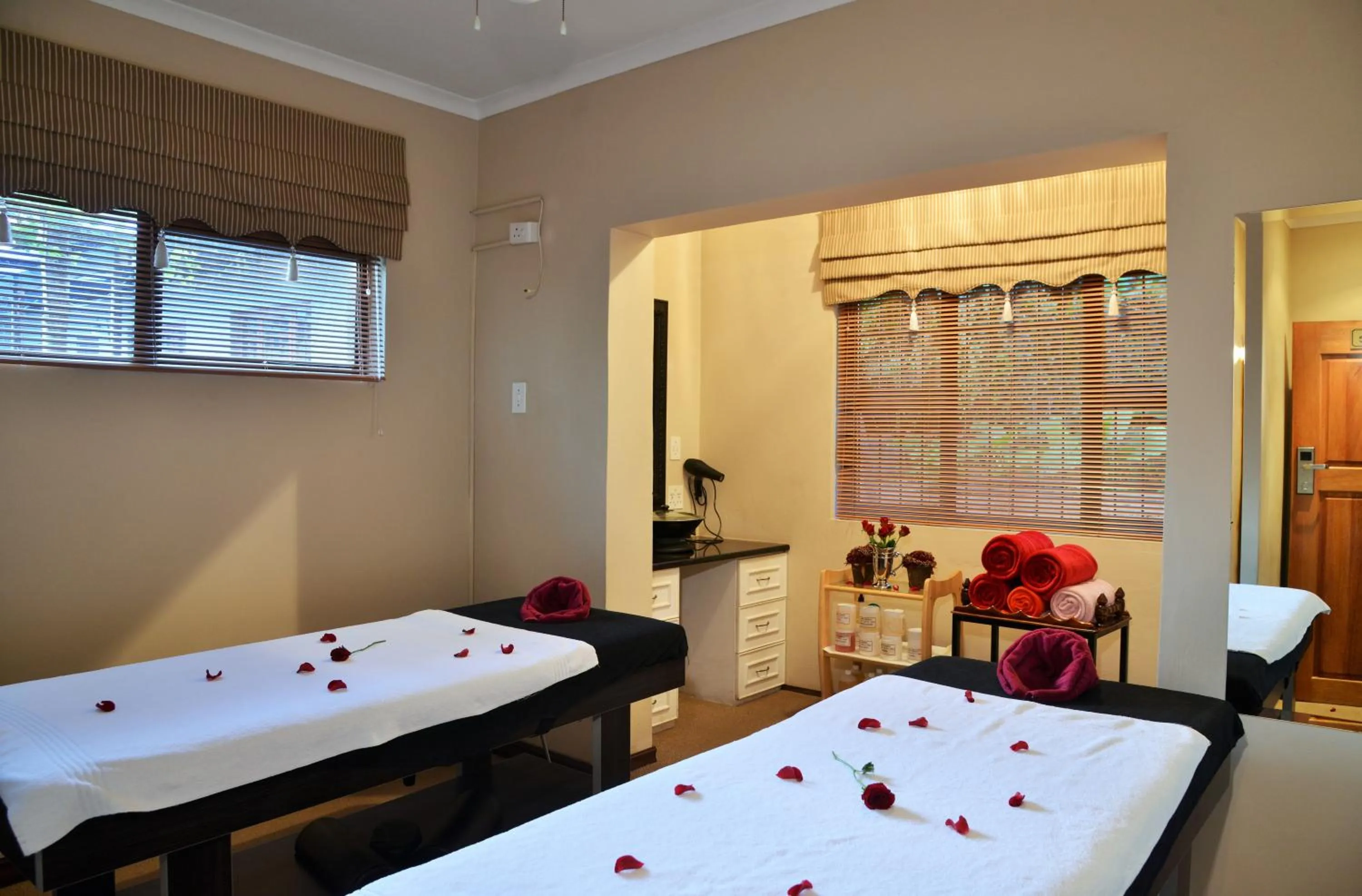 Massage, Bed in Stirling Manor Boutique Guest House