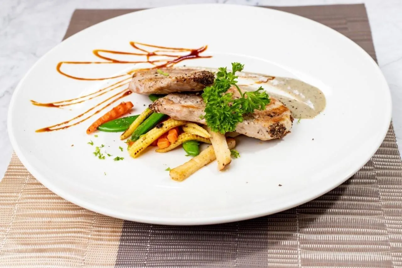 Restaurant/places to eat in ZIP Hotel & Restaurant