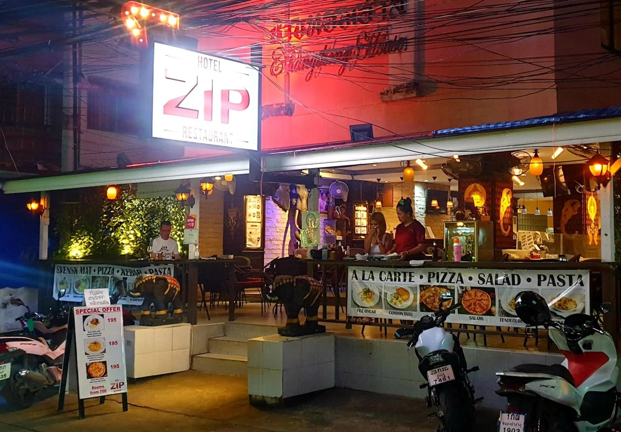 Property building in ZIP Hotel & Restaurant