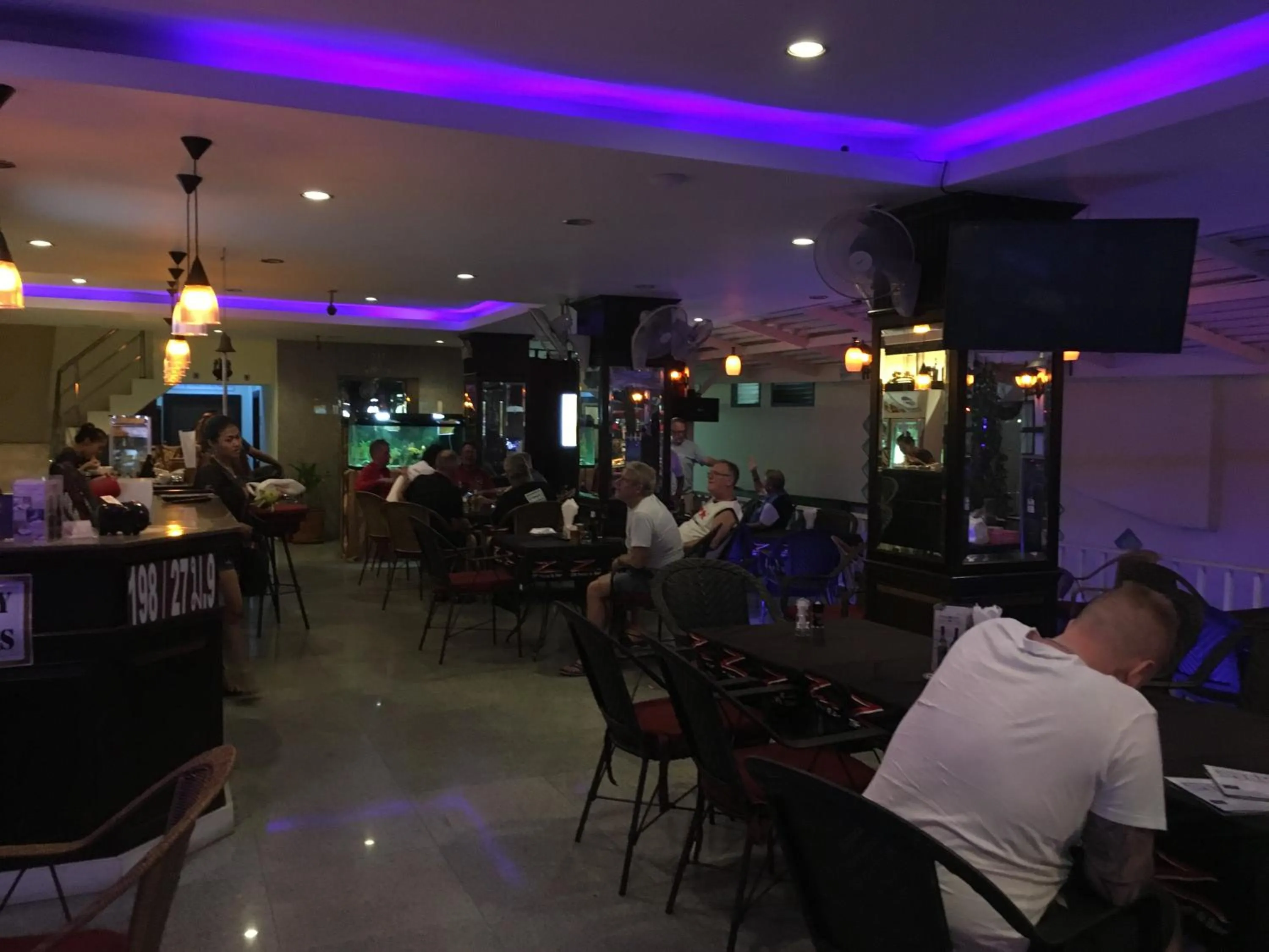 Restaurant/places to eat in ZIP Hotel & Restaurant