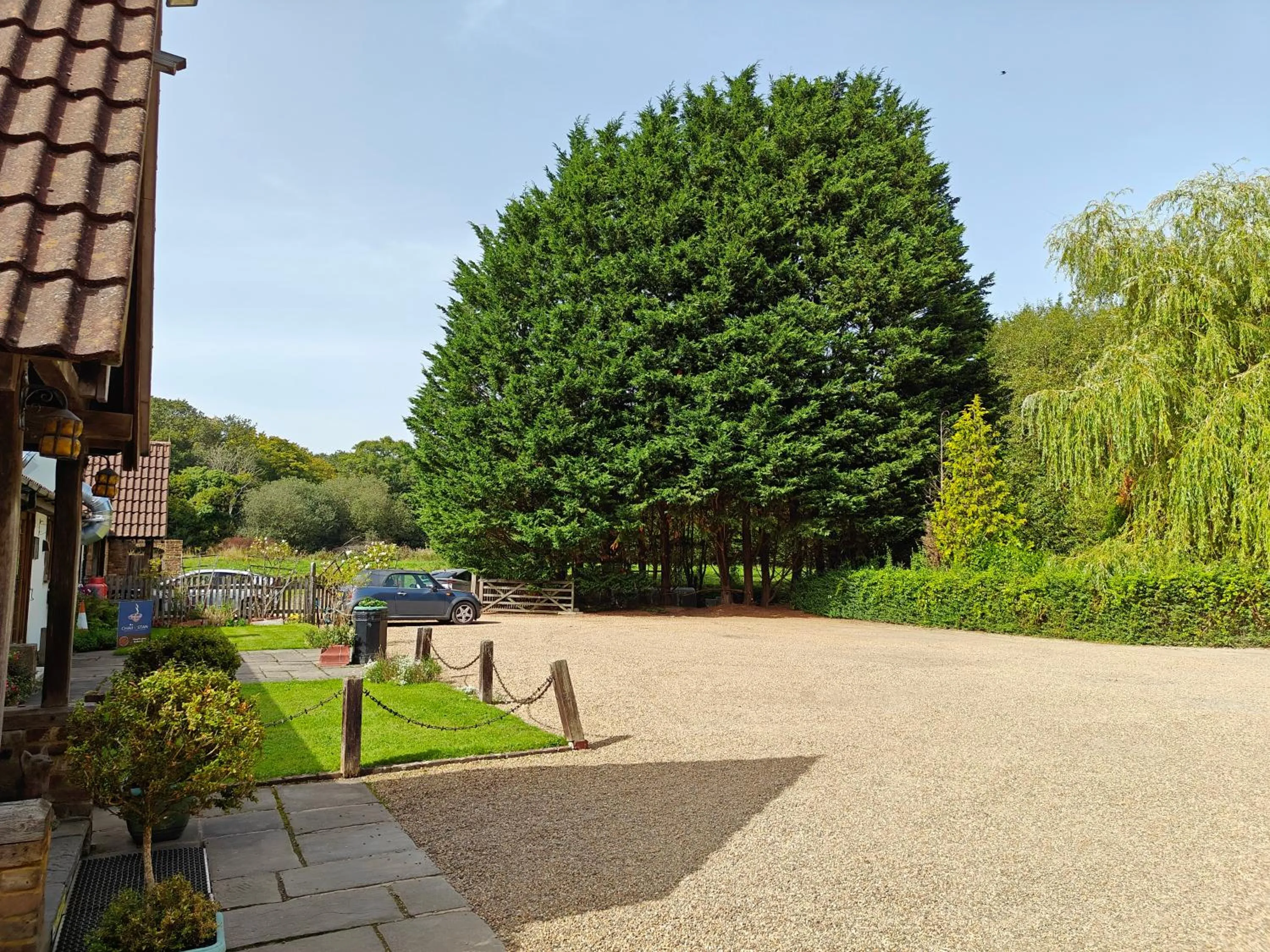 Property building in Little Foxes Hotel & Gatwick Airport Parking