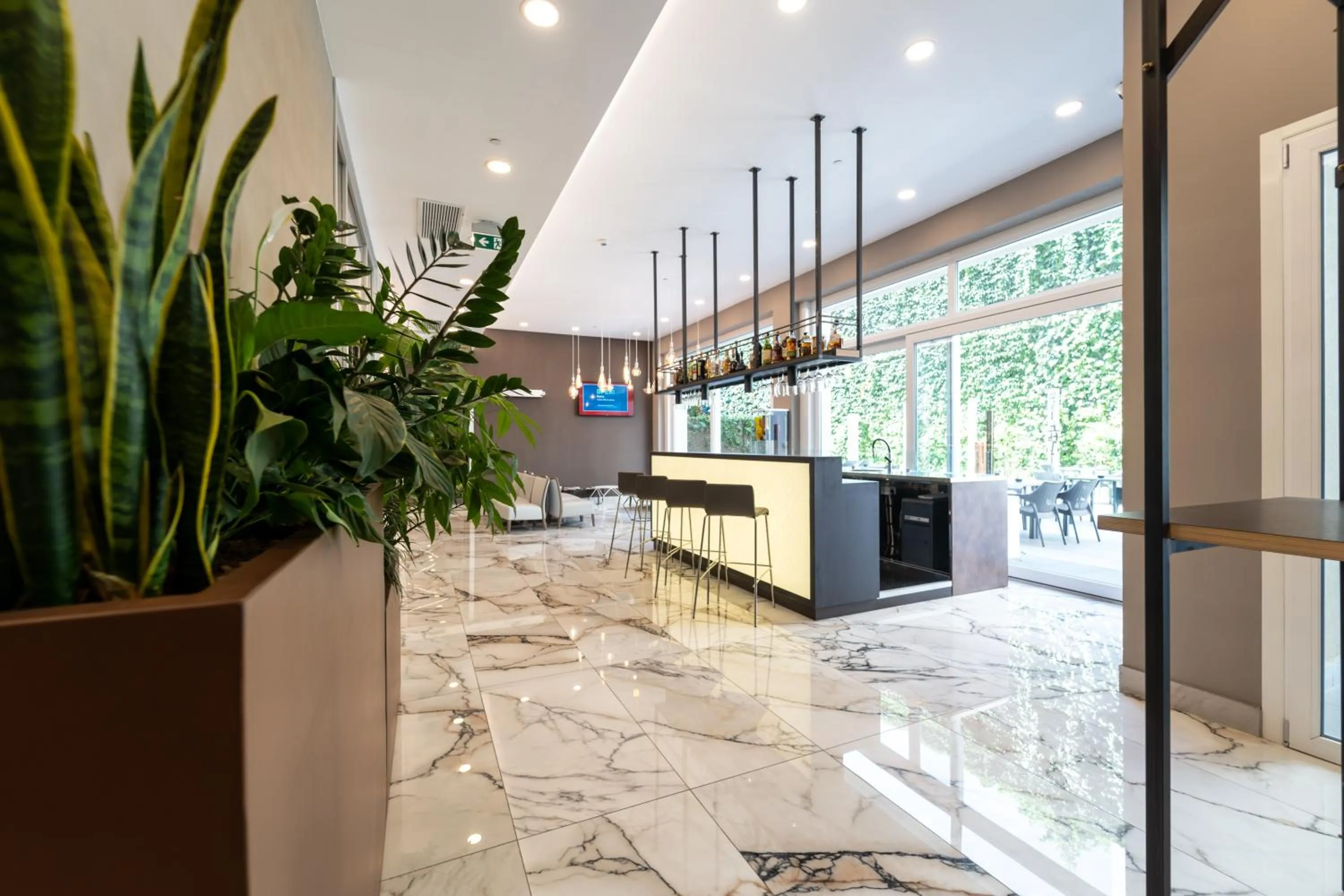 Communal lounge/ TV room in Hotel Milano Castello