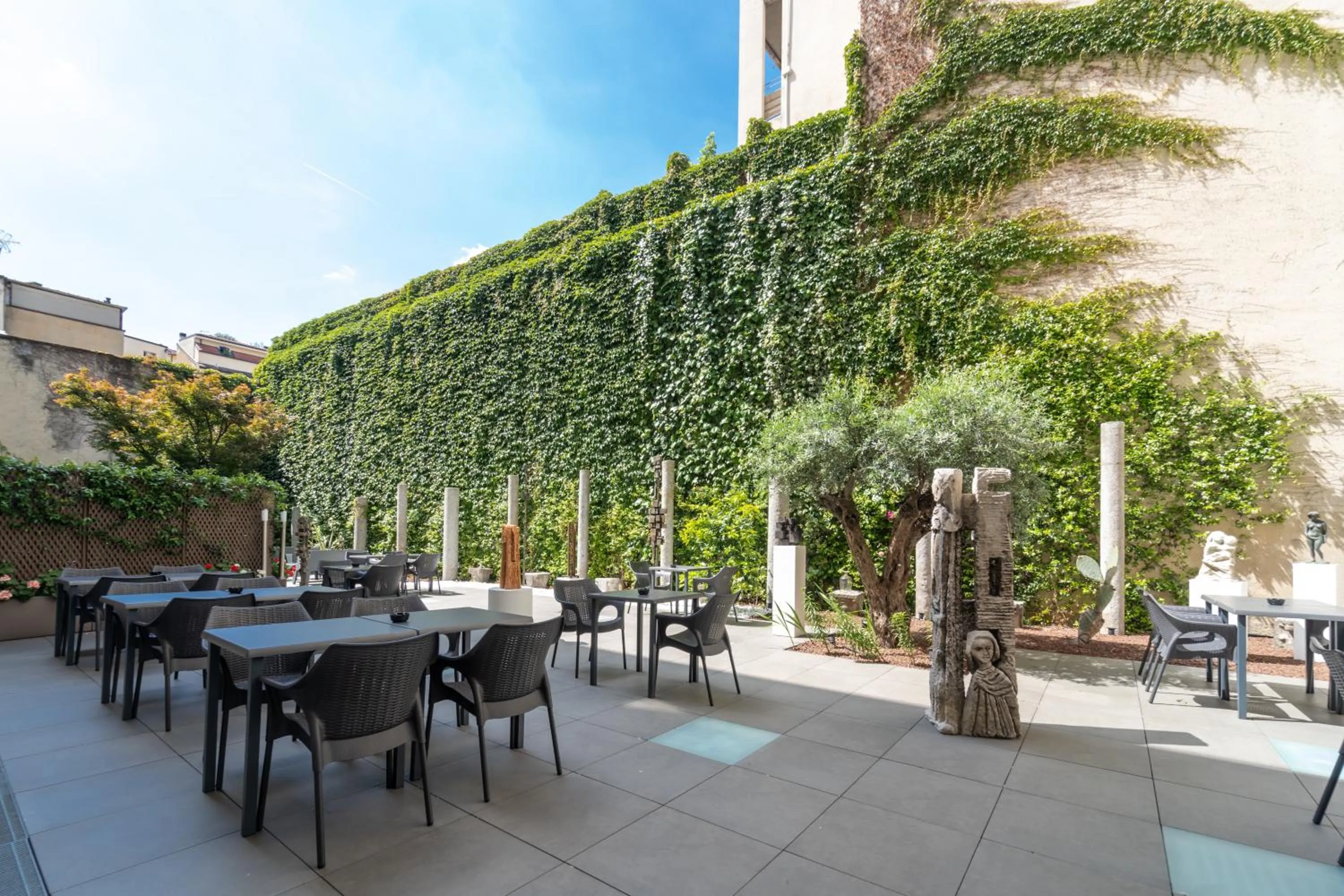 Patio in Hotel Milano Castello