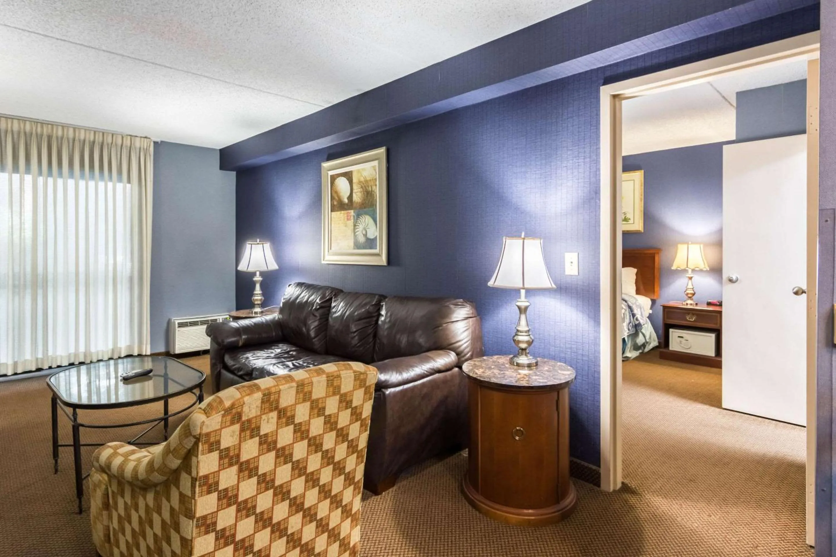 Photo of the whole room, Bed in Plaza Inn & Suites