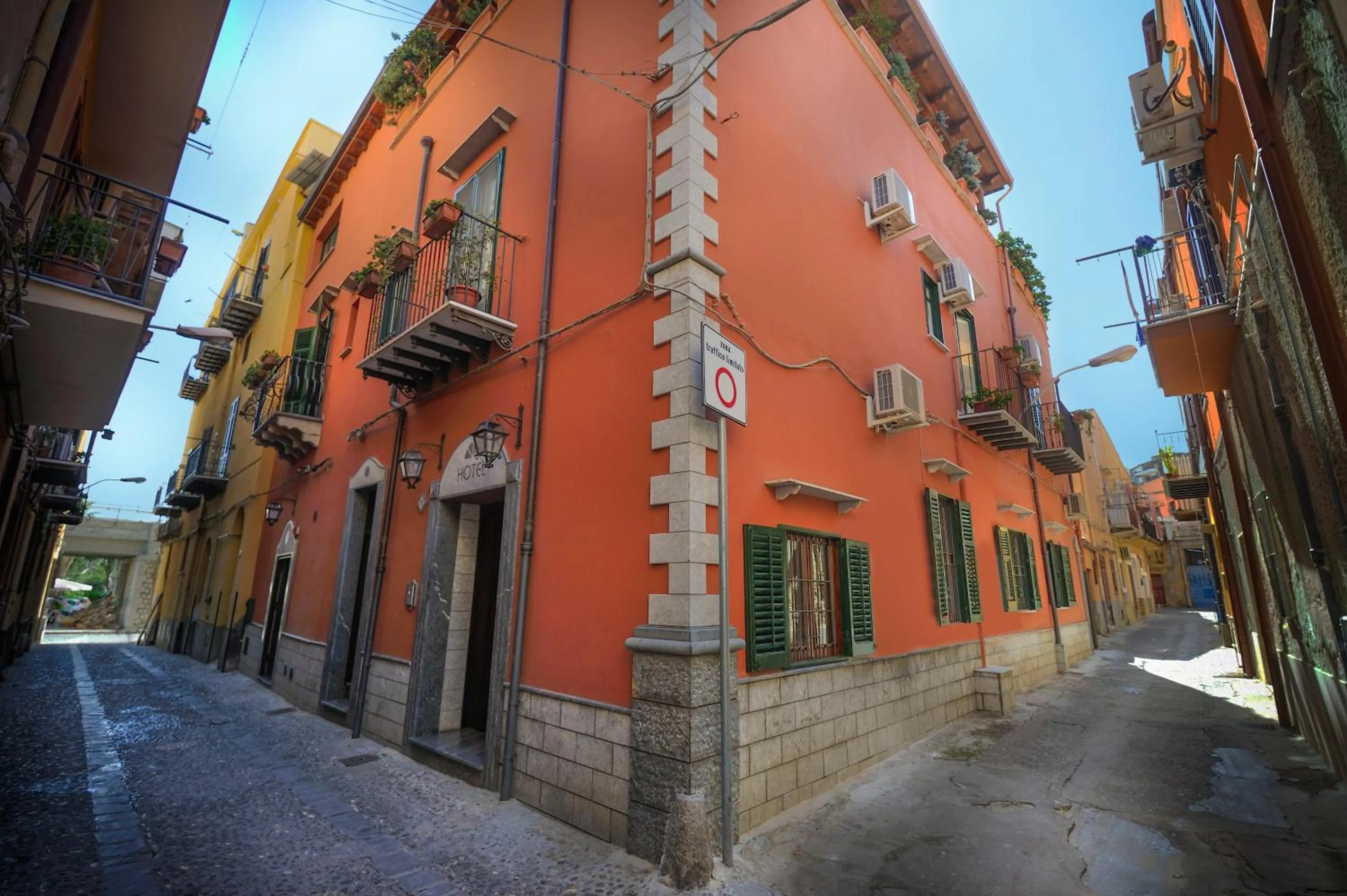 Property building in Hotel Piccolo