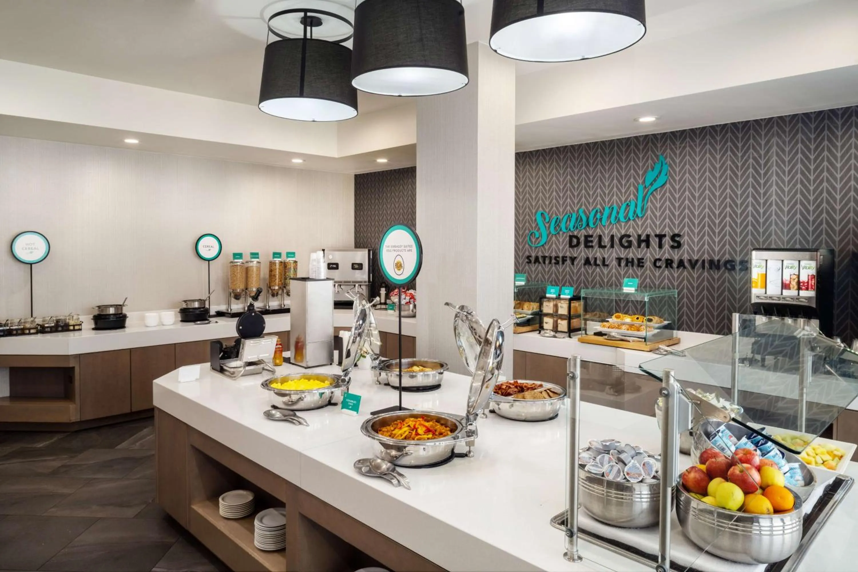 Breakfast in Embassy Suites by Hilton Atlanta Perimeter Center